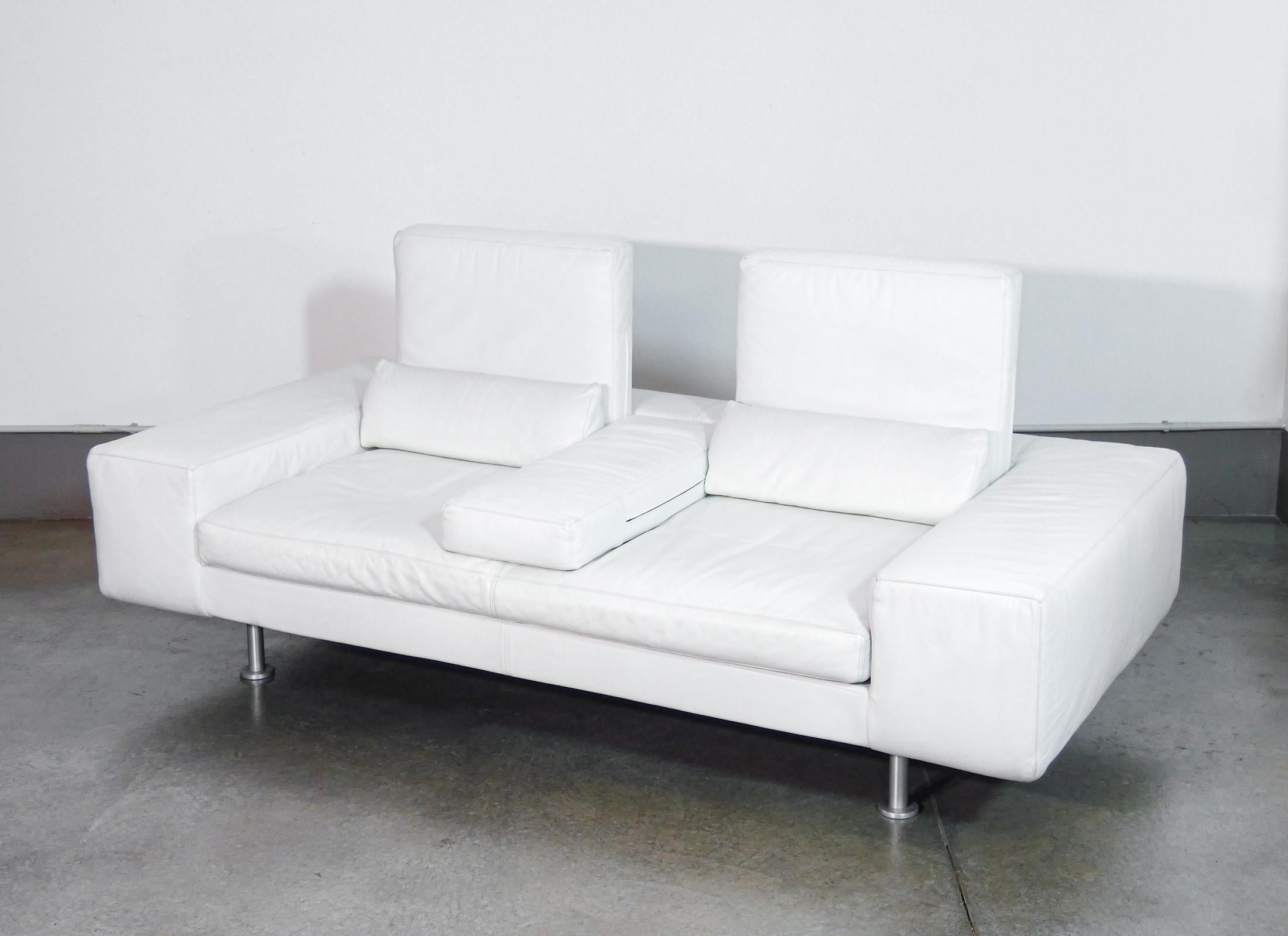 Sofá de dos plazas Domino, diseño de Massimo MOROZZI para CASSINA, en cuero blanco en venta 6