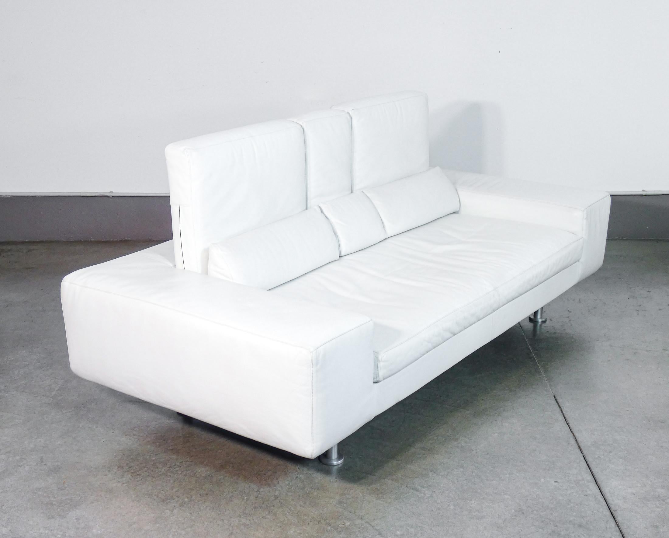 Sofá de dos plazas Domino, diseño de Massimo MOROZZI para CASSINA, en cuero blanco en venta 7