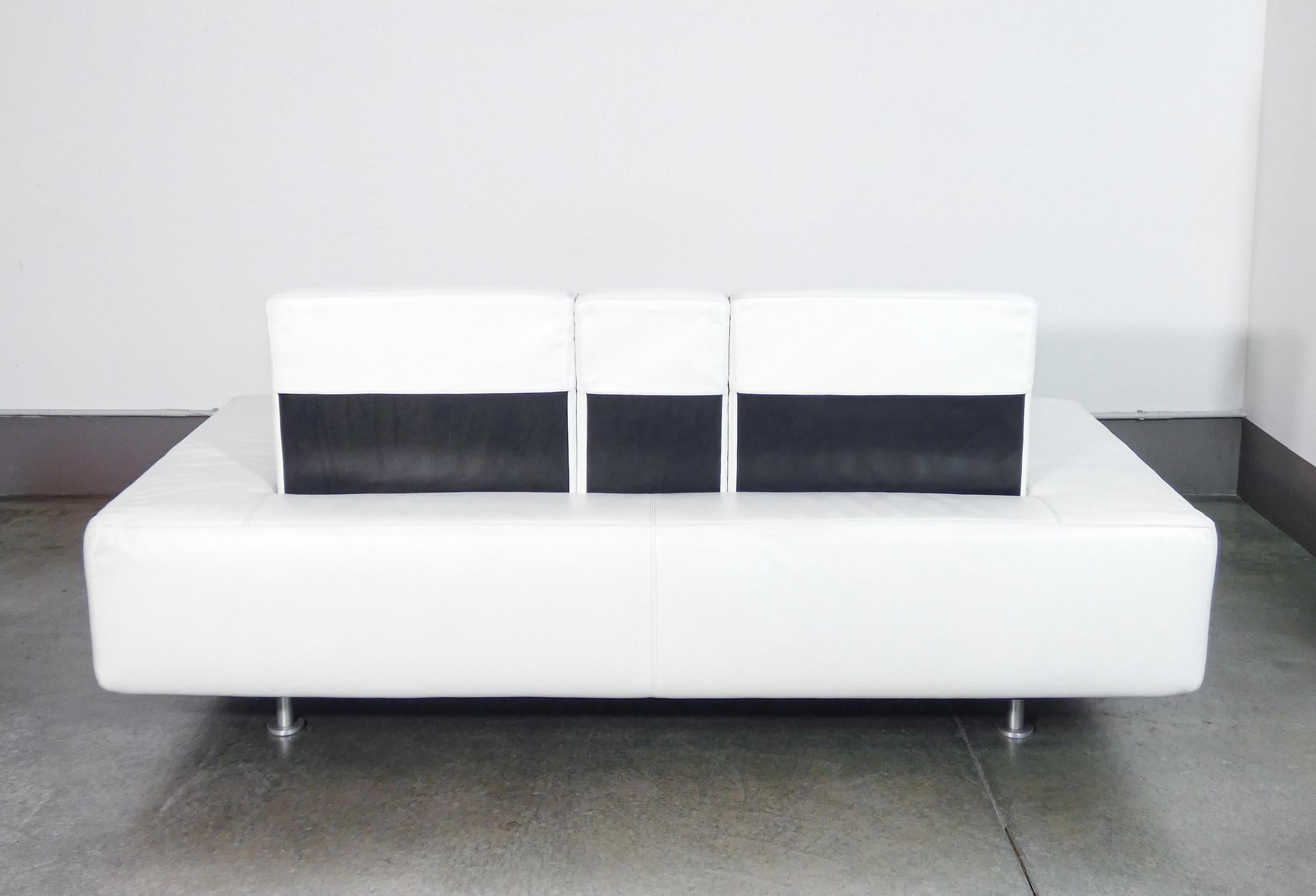 Sofá de dos plazas Domino, diseño de Massimo MOROZZI para CASSINA, en cuero blanco en venta 9