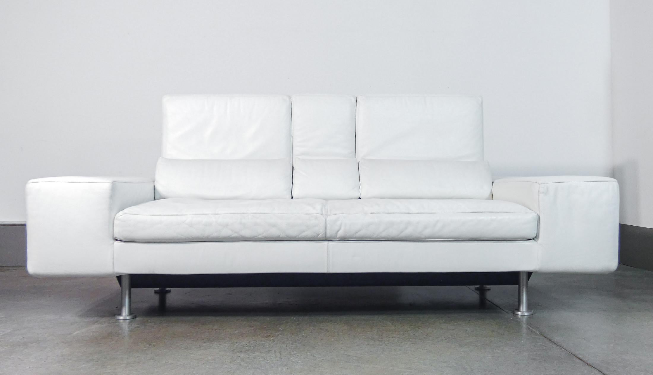 Sofá de dos plazas Domino, diseño de Massimo MOROZZI para CASSINA, en cuero blanco en venta 1