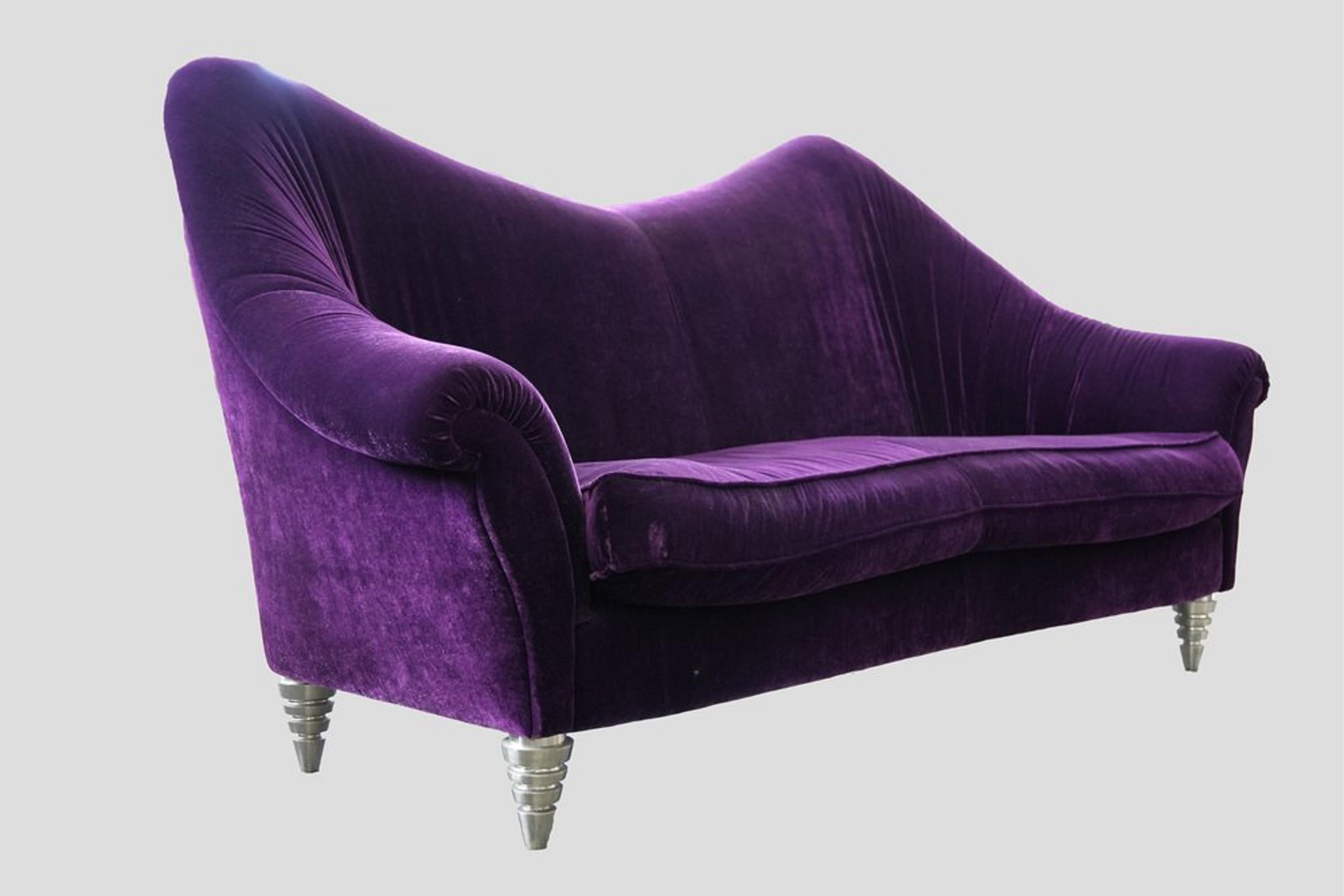 Sofá moderno de tres plazas en terciopelo morado Terciopelo en venta