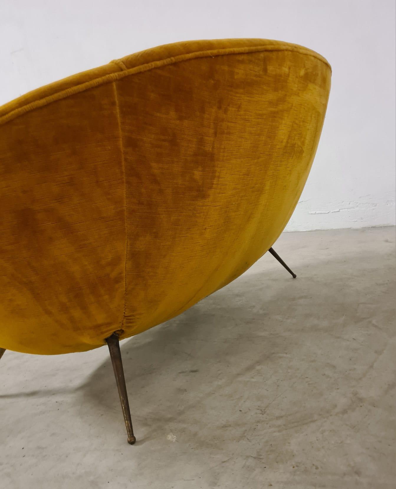Sofá en forma de huevo de los años 60, fabricación italiana Mid-20th Century en venta