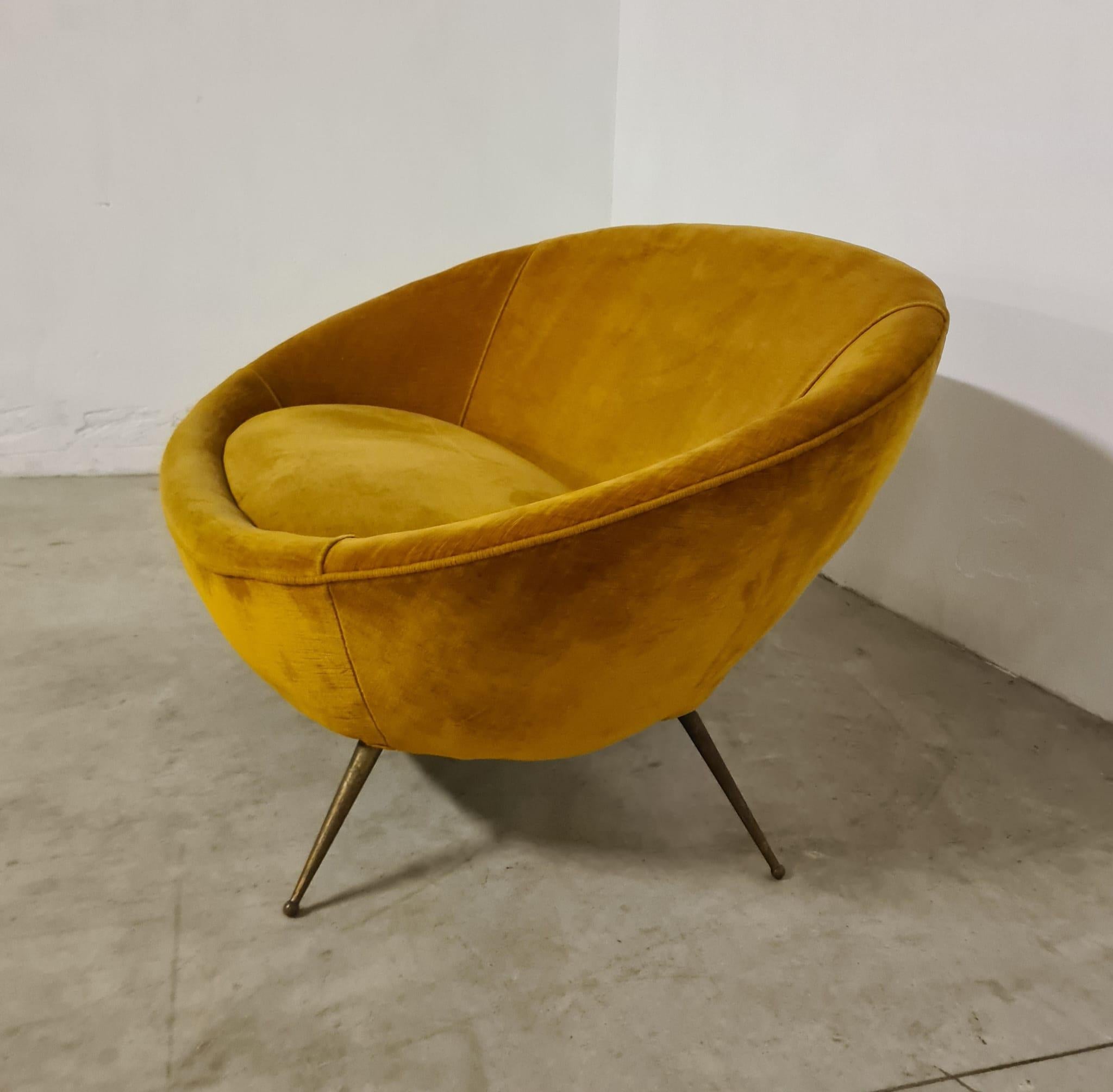 Sofá en forma de huevo de los años 60, fabricación italiana Terciopelo en venta