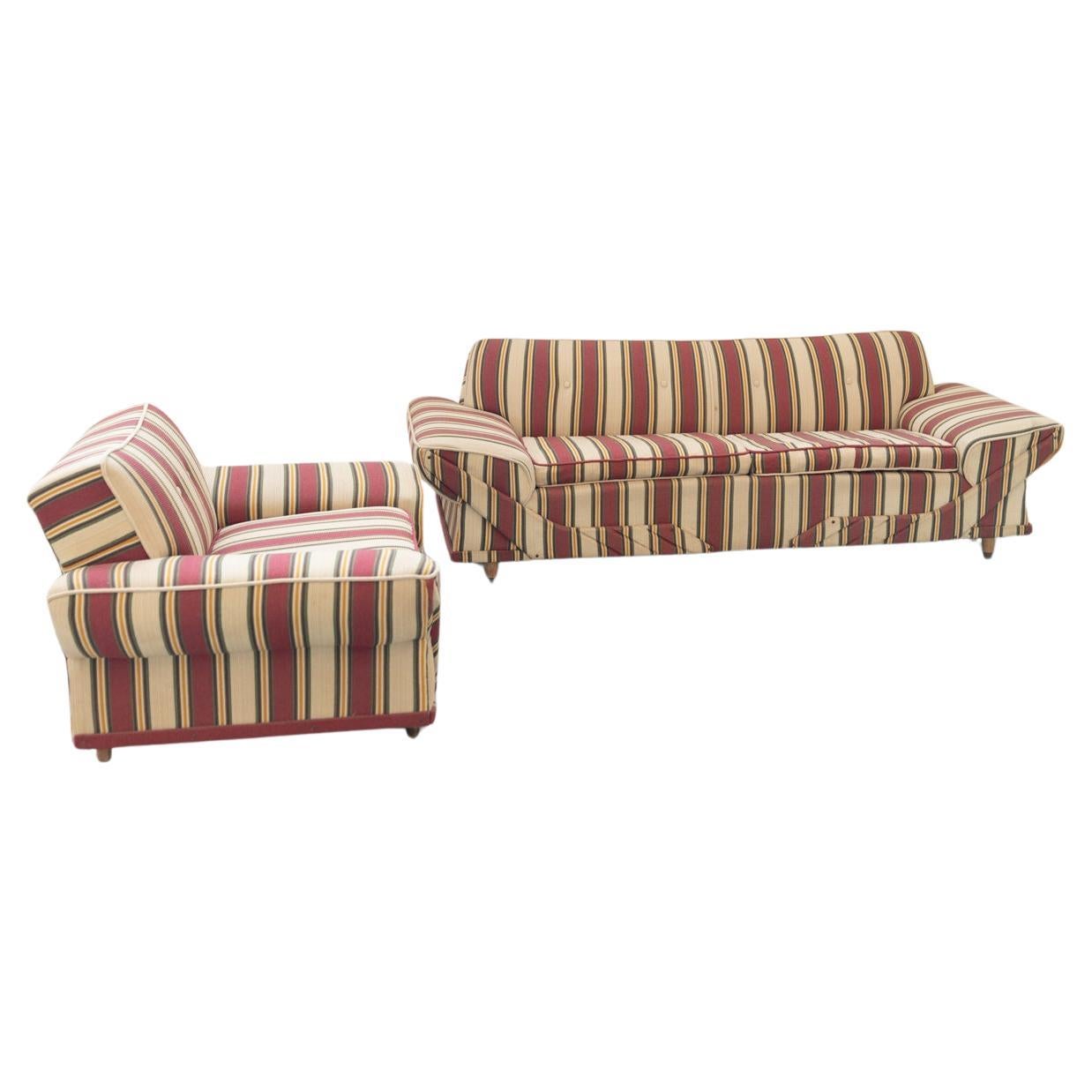 Amerikanisches Sofa und Sessel in original gestreiftem Stoff1970er im Angebot
