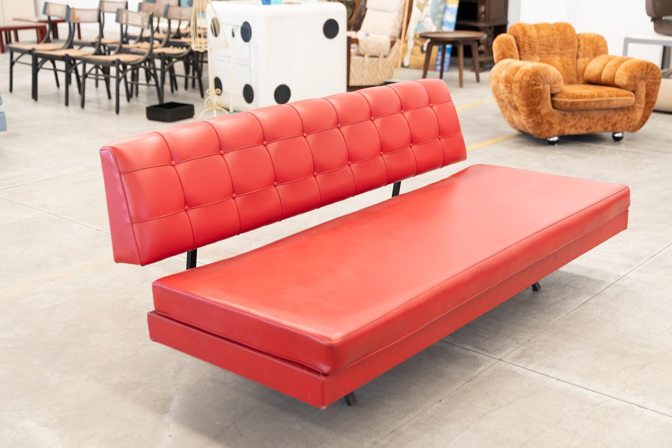 70s red sofa For Sale 9