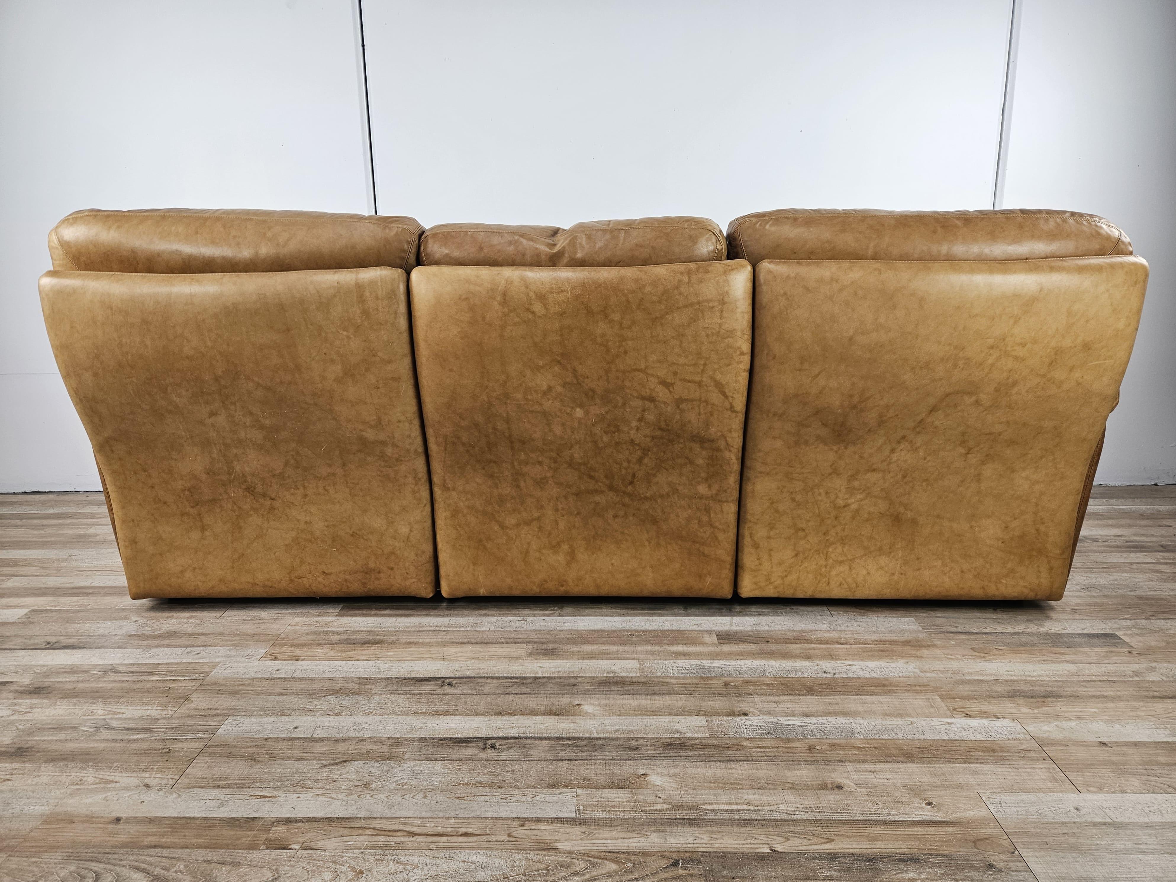 1970s three-seater camel-colored leather sofa 4