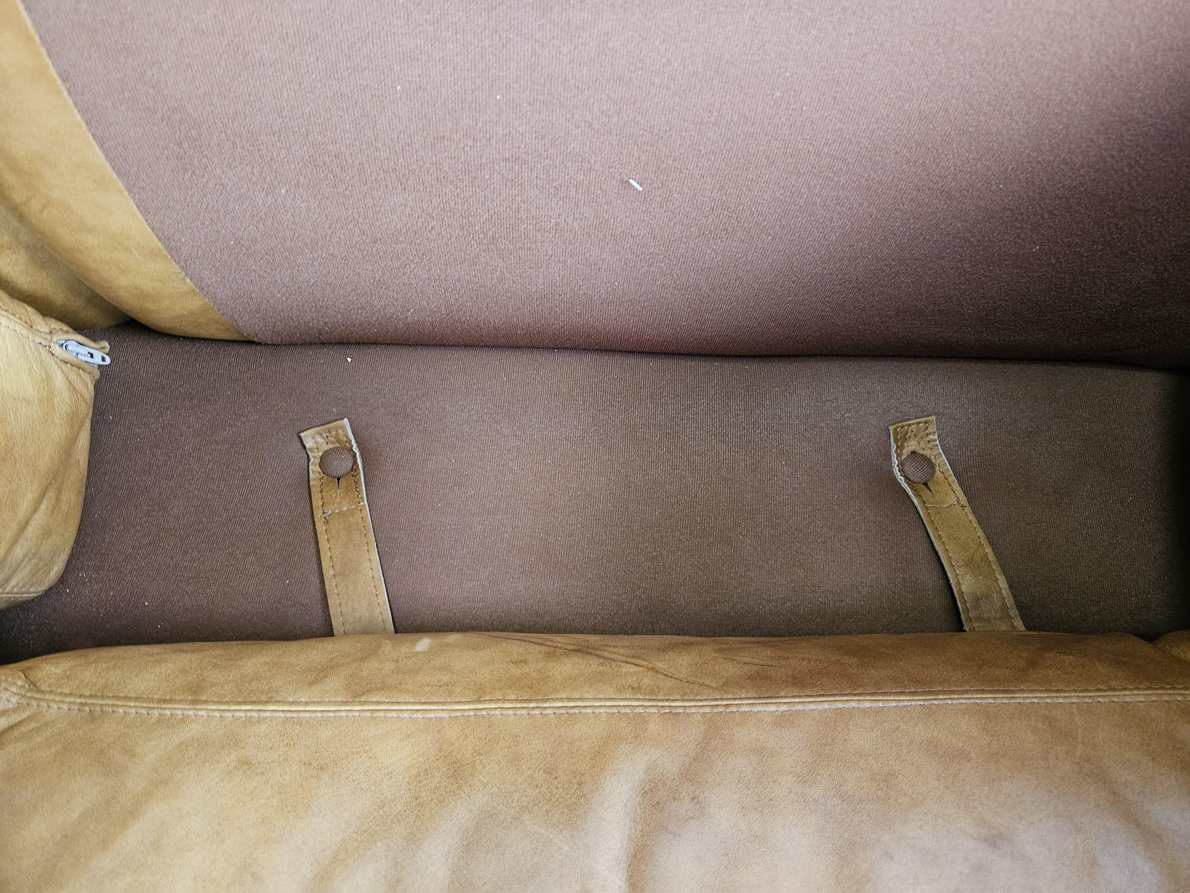 1970s three-seater camel-colored leather sofa 7
