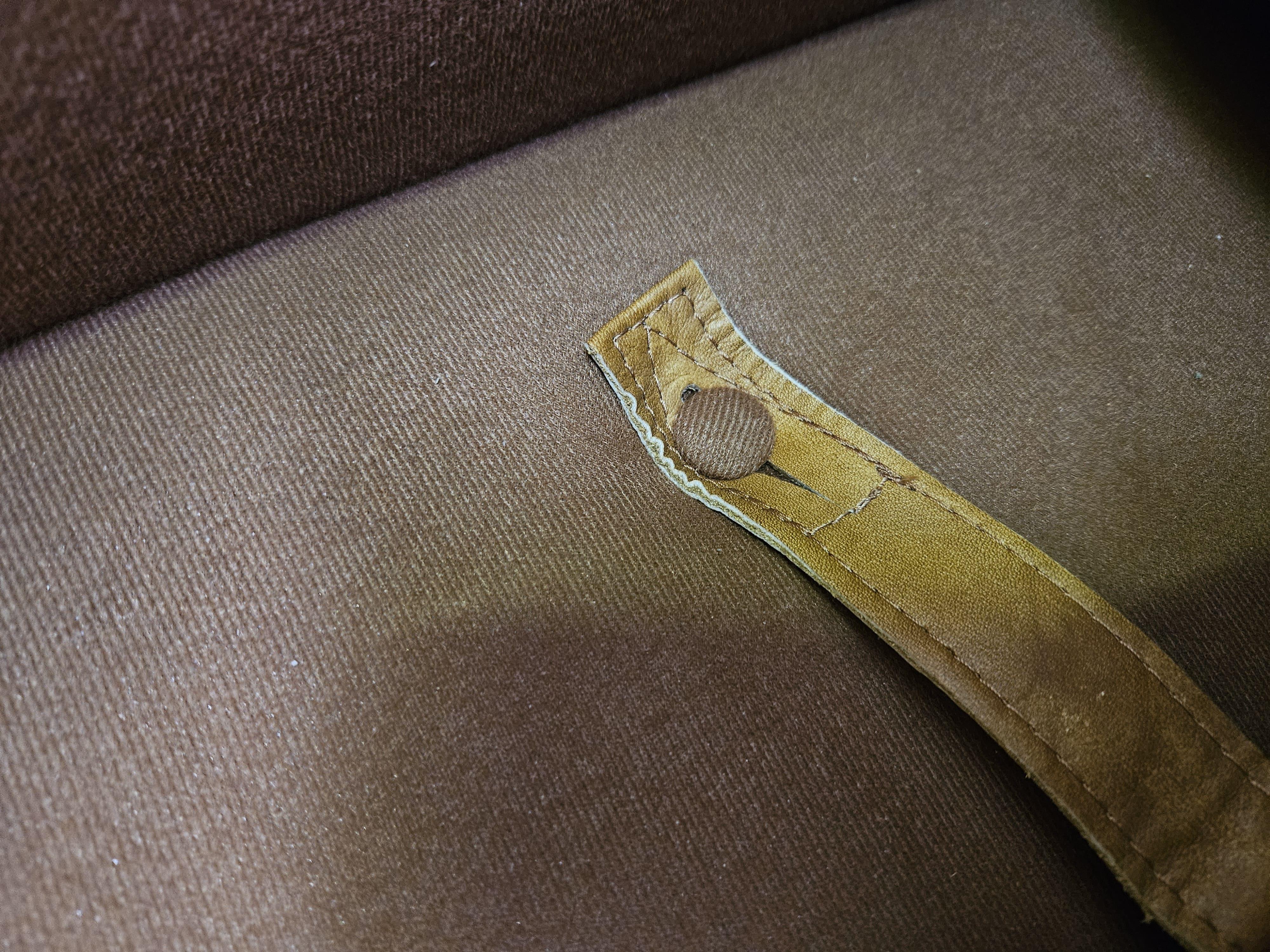 1970s three-seater camel-colored leather sofa 8