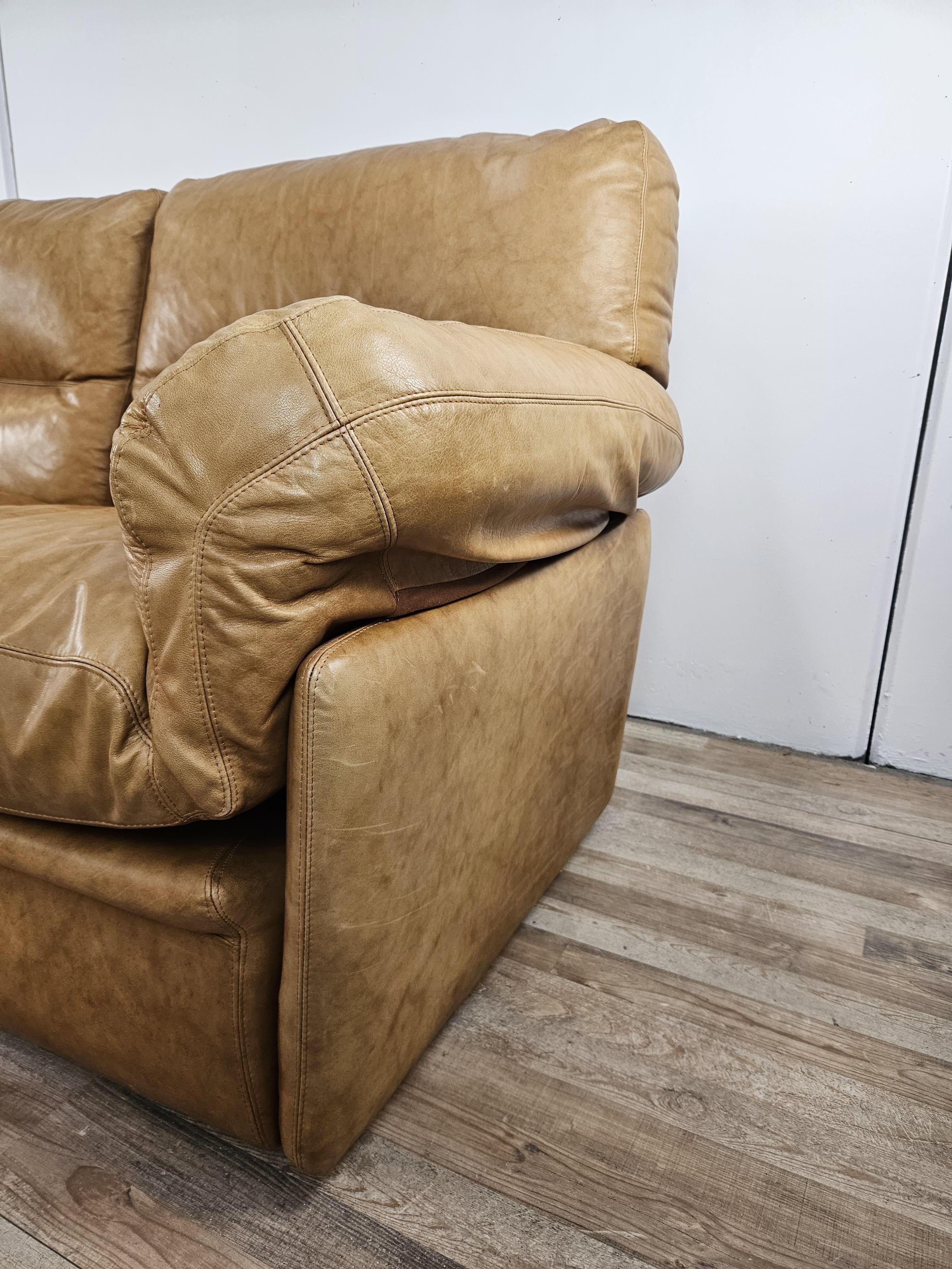 1970s three-seater camel-colored leather sofa 10