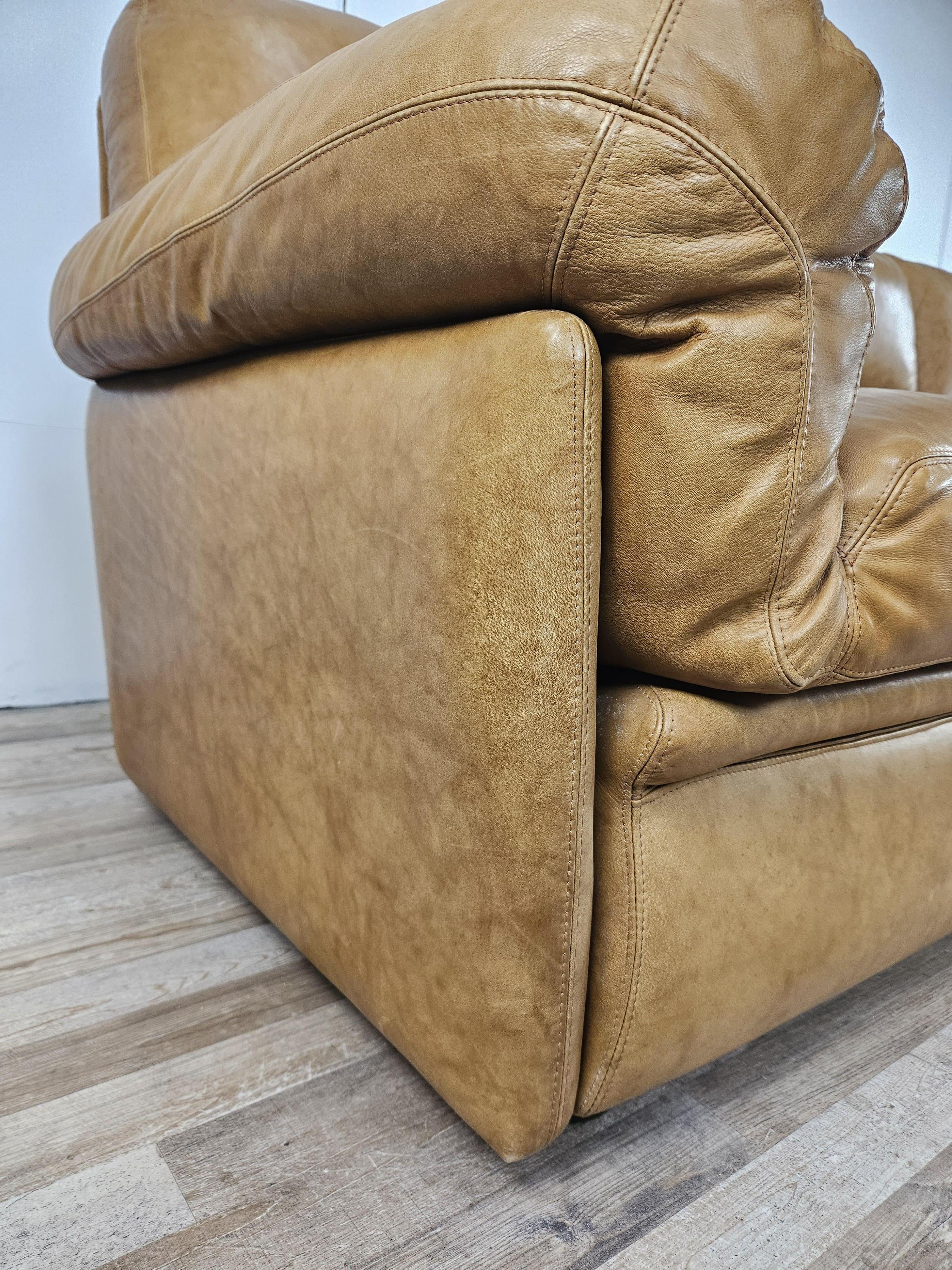 1970s three-seater camel-colored leather sofa 12