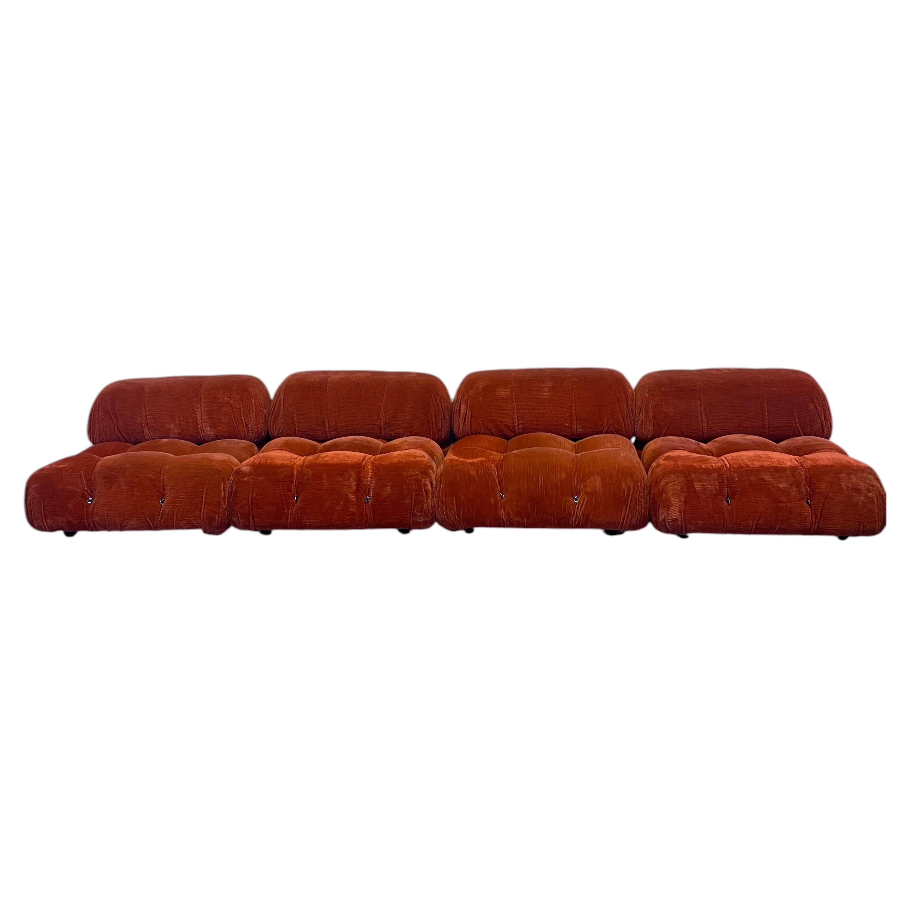 Divano Camaleonda in velluto rosso di Mario Bellini per B&B Italia en vente