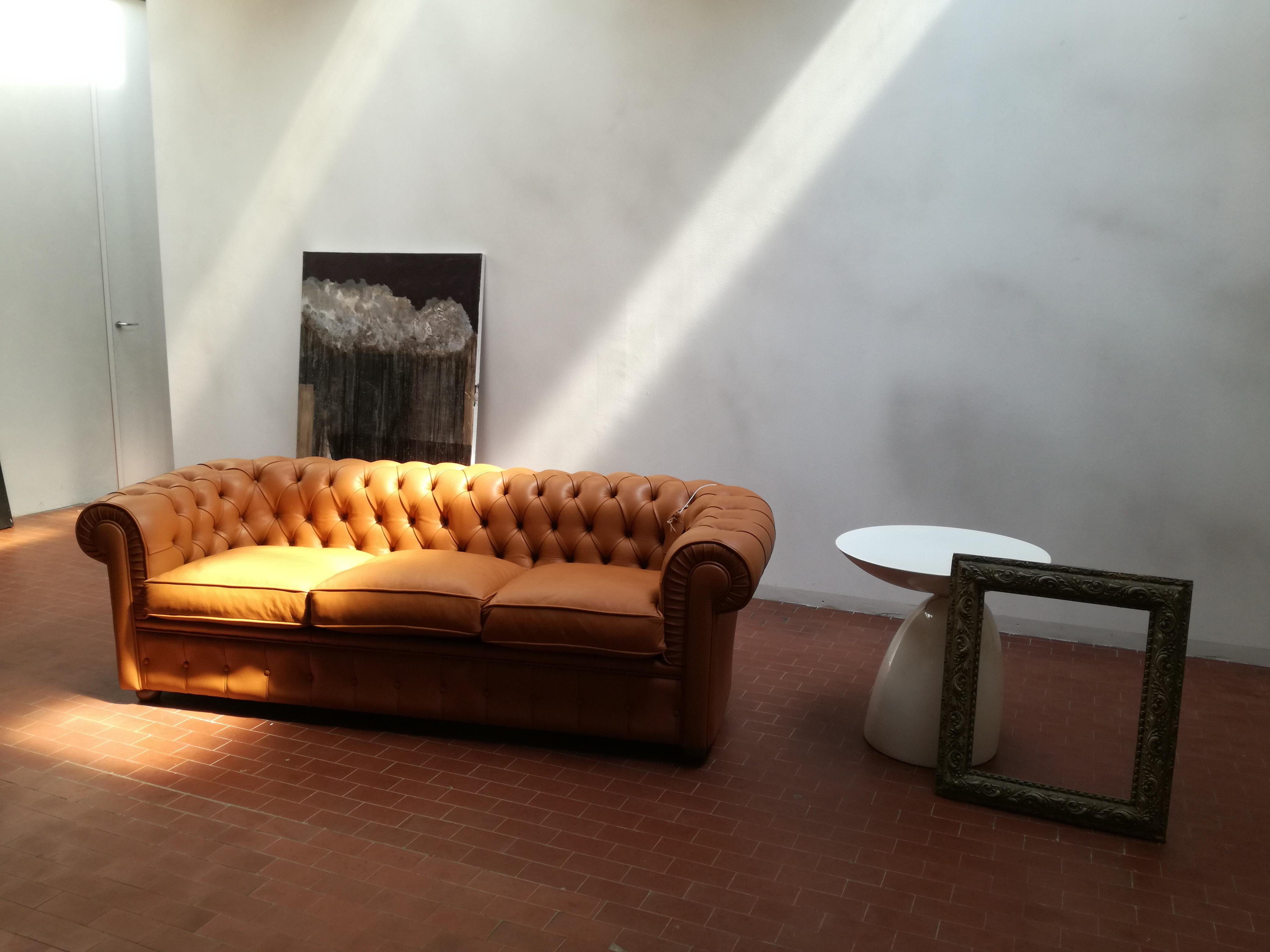 Hand-Crafted Divano Chesterfield in Vera Pelle, Qualita' Italiana For Sale