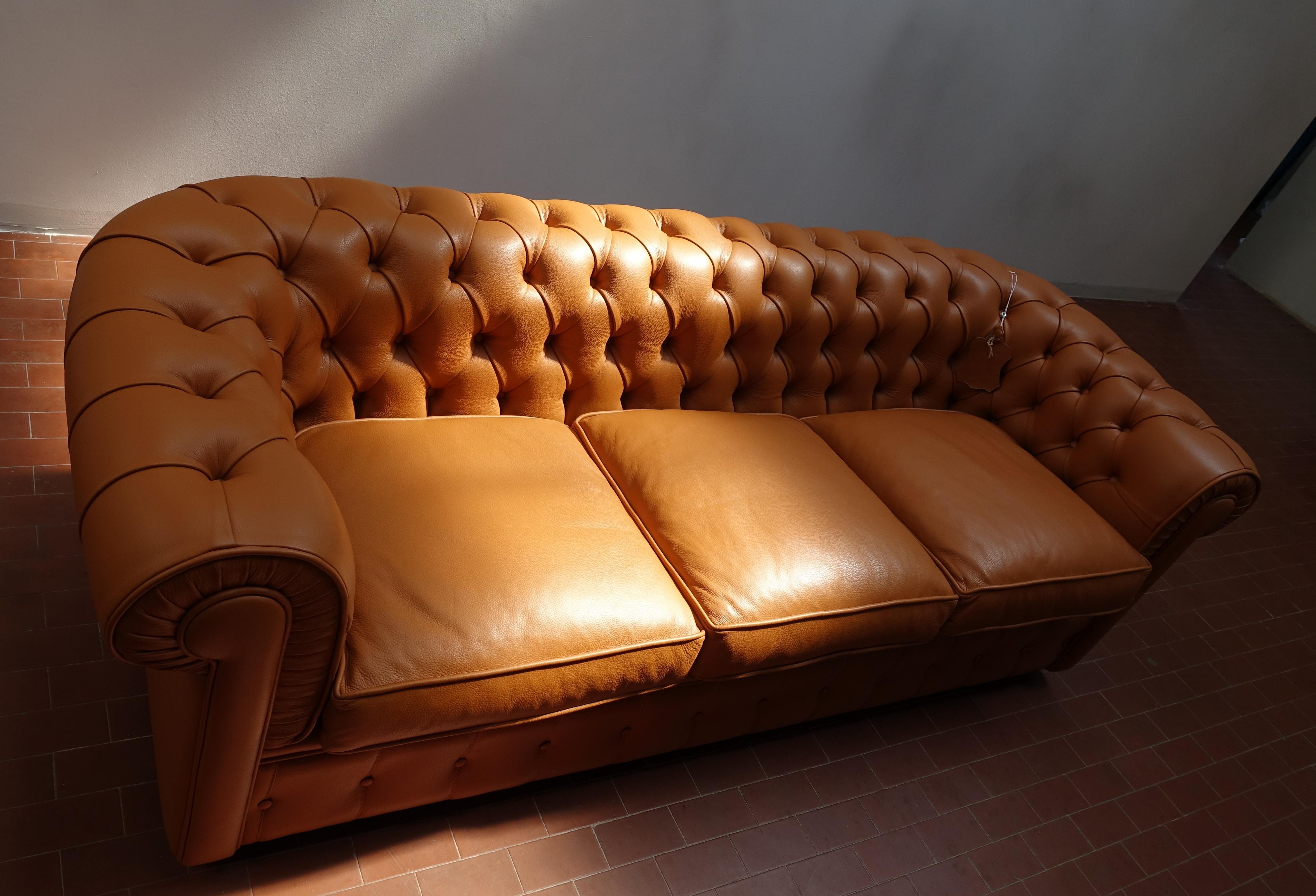 Leather Divano Chesterfield in Vera Pelle, Qualita' Italiana For Sale