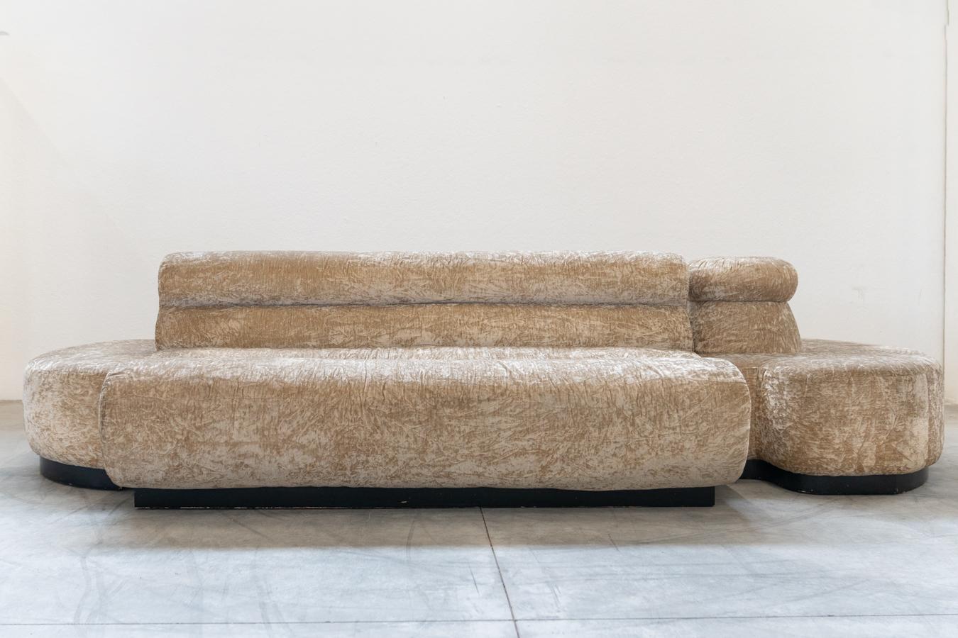 Italian Beige chenille sectional sofa, 3 pieces, 1970s For Sale
