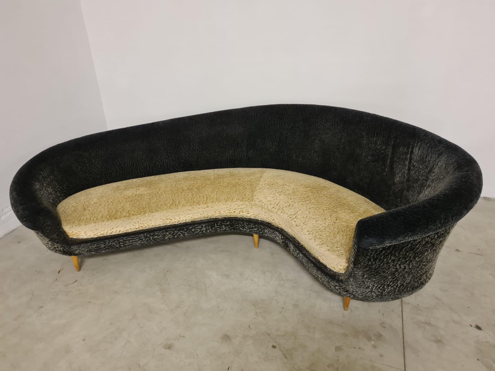 Divano curvo di Federico Munari in vendita 5
