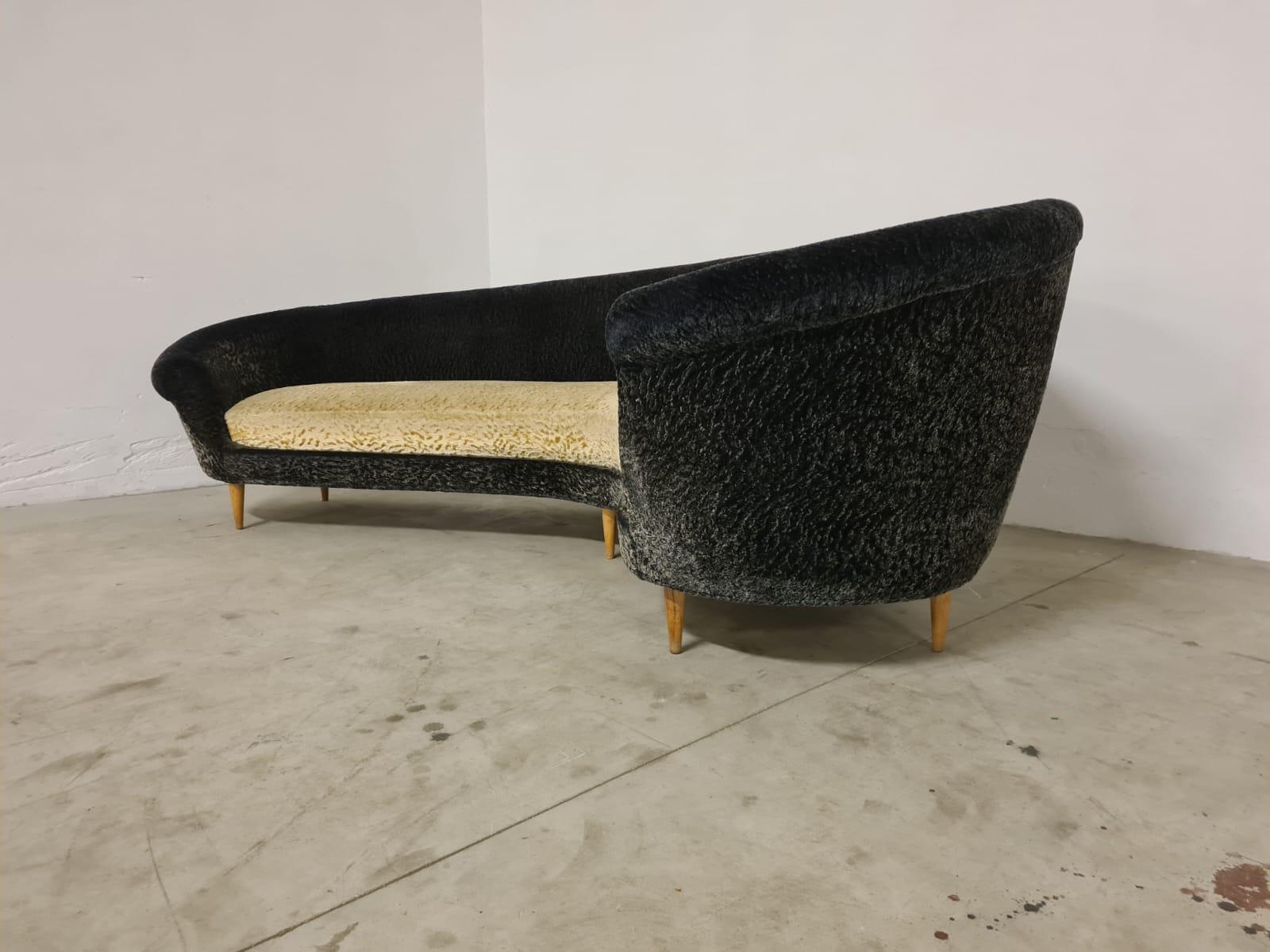 Divano curvo di Federico Munari in vendita 7