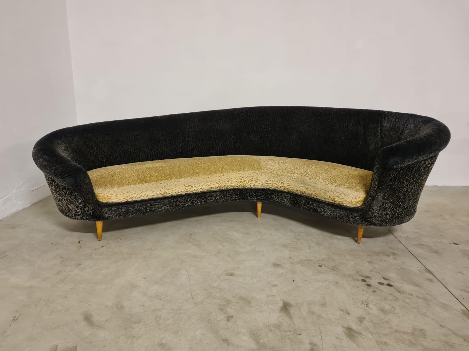 Divano curvo di Federico Munari in vendita 9