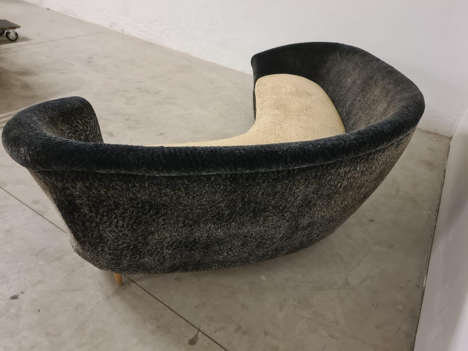 Divano curvo di Federico Munari in vendita 13