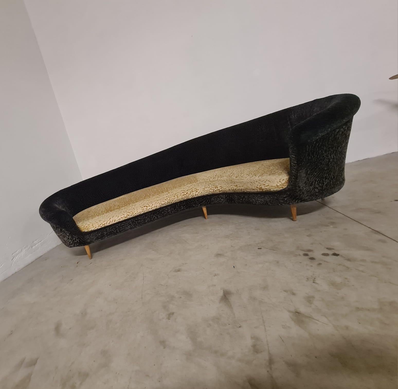 Divano curvo di Federico Munari In condizioni buone in vendita a Torino, IT