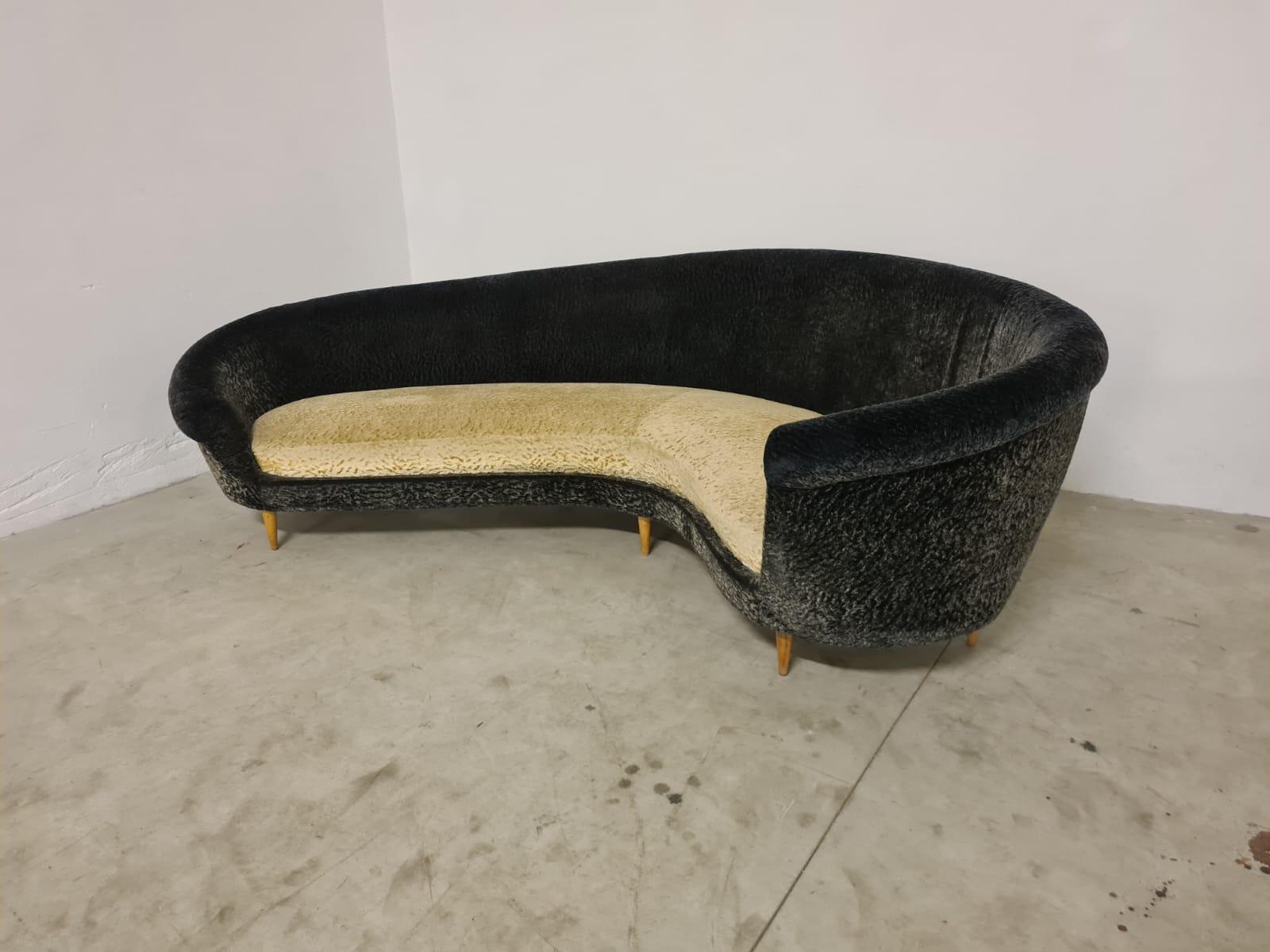 Divano curvo di Federico Munari in vendita 1