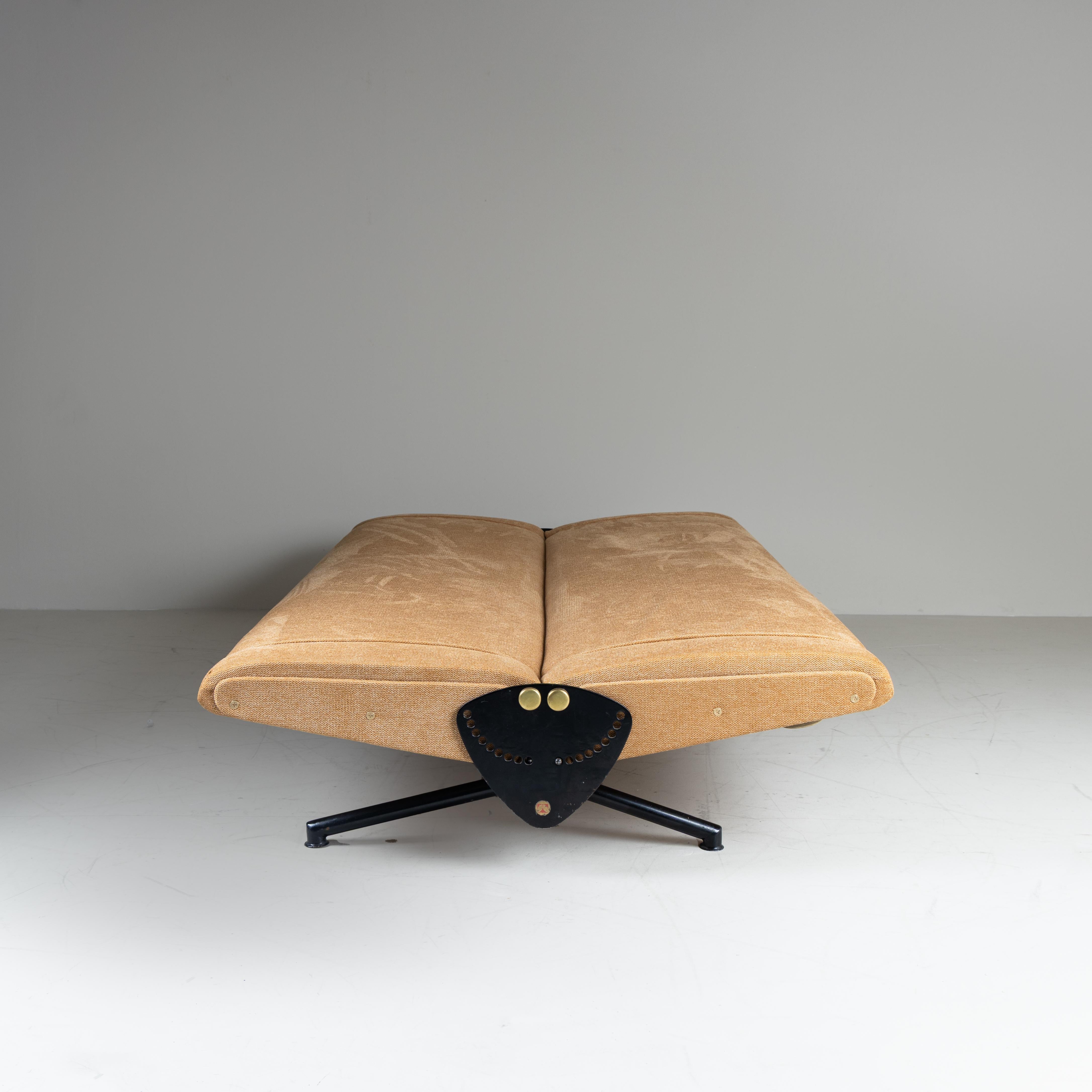 Divano ‘D70’, Osvaldo Borsani, Tecno, 1970 in vendita 4