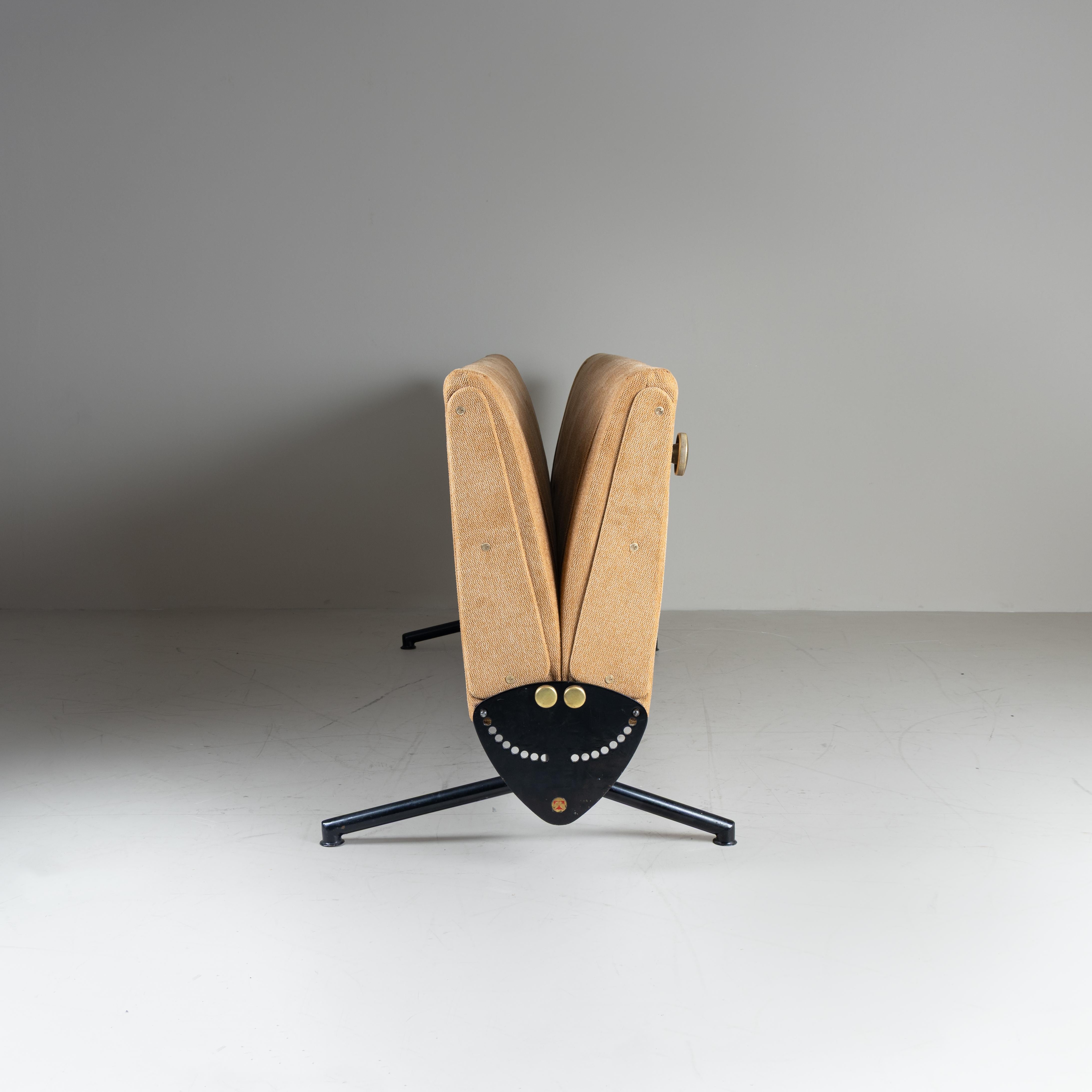 Divano ‘D70’, Osvaldo Borsani, Tecno, 1970 in vendita 5