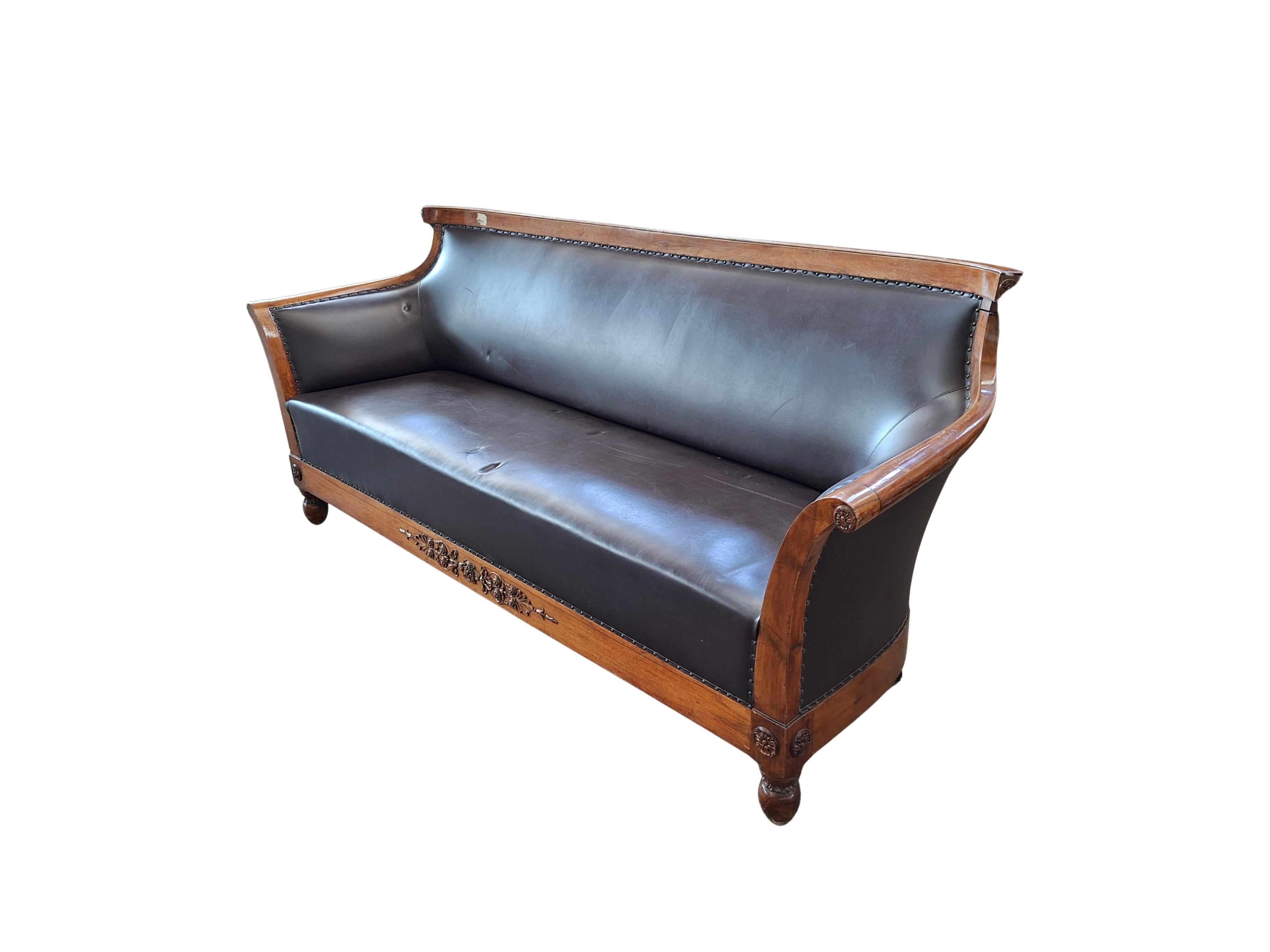 Italian vintage sofa For Sale
