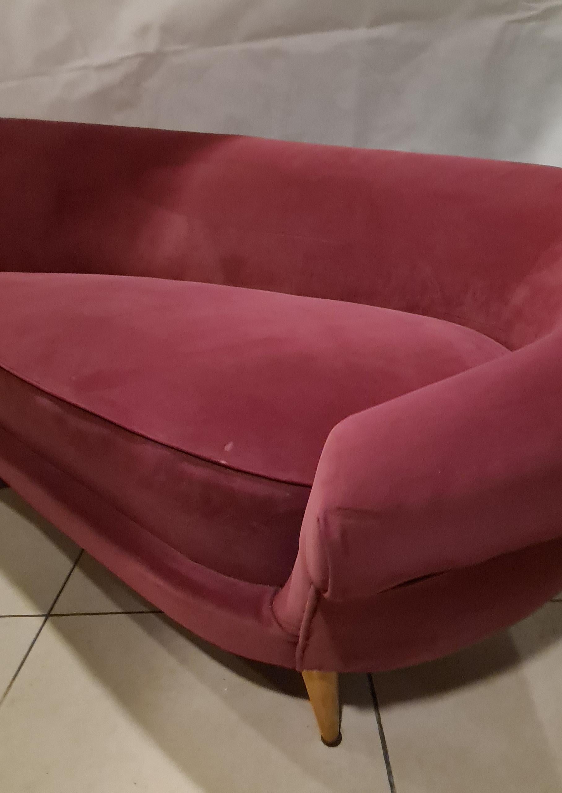 Sofa von Guglielmo Veronesi für Isa Bergamo 1950er Jahre im Zustand „Gut“ in Torino, IT
