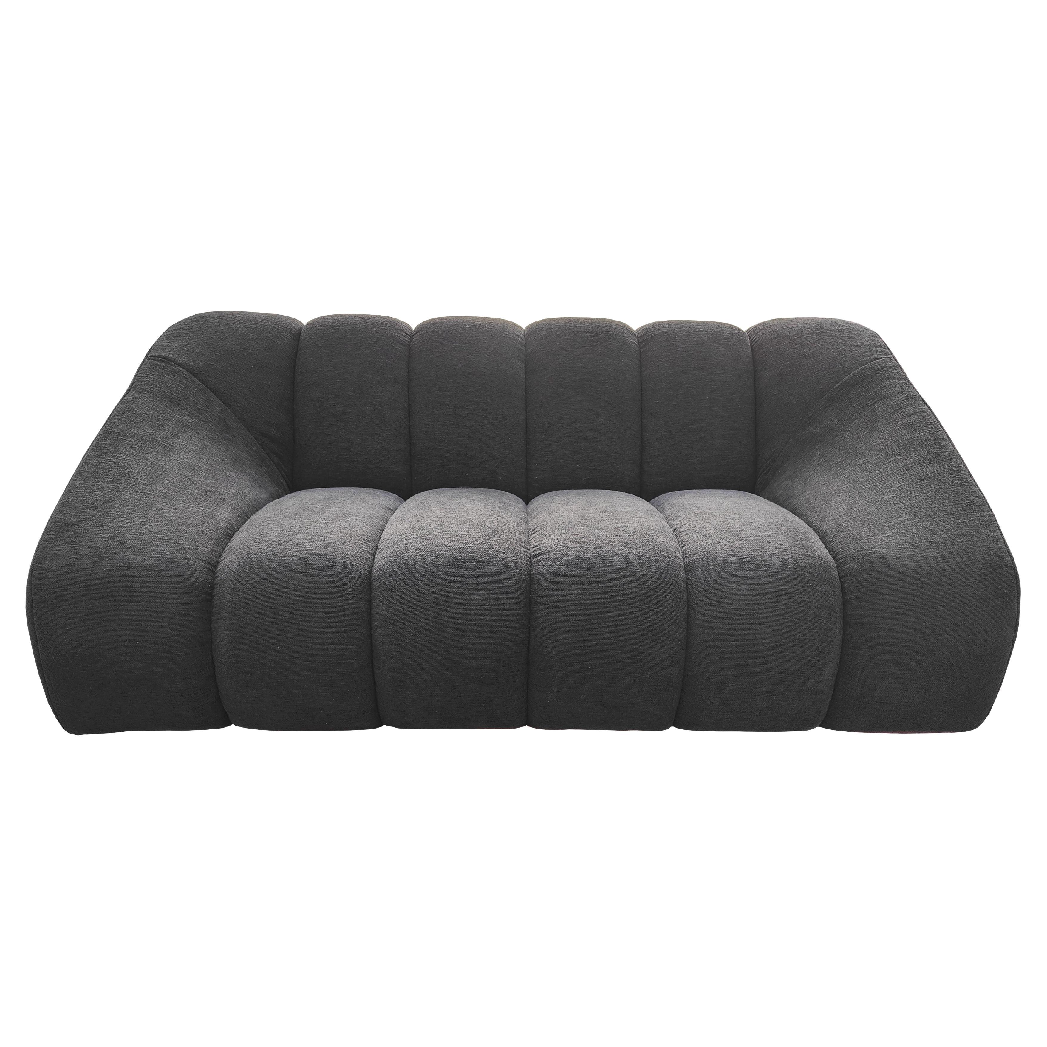 NEW 2-seater sofa in black fabric. By Legame Italia For Sale