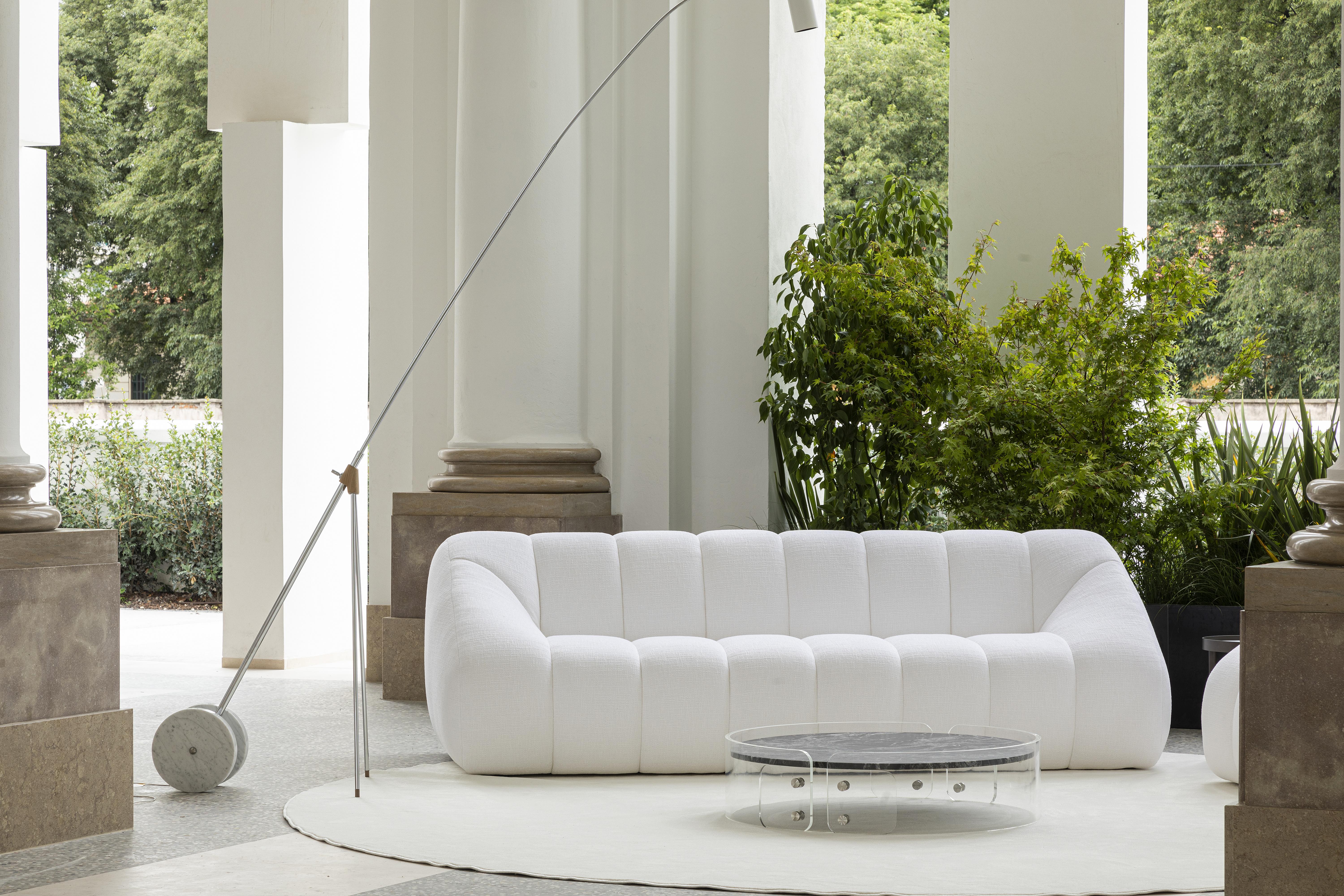 Italian NEW 3-seater sofa in white fabric. By Legame Italia For Sale