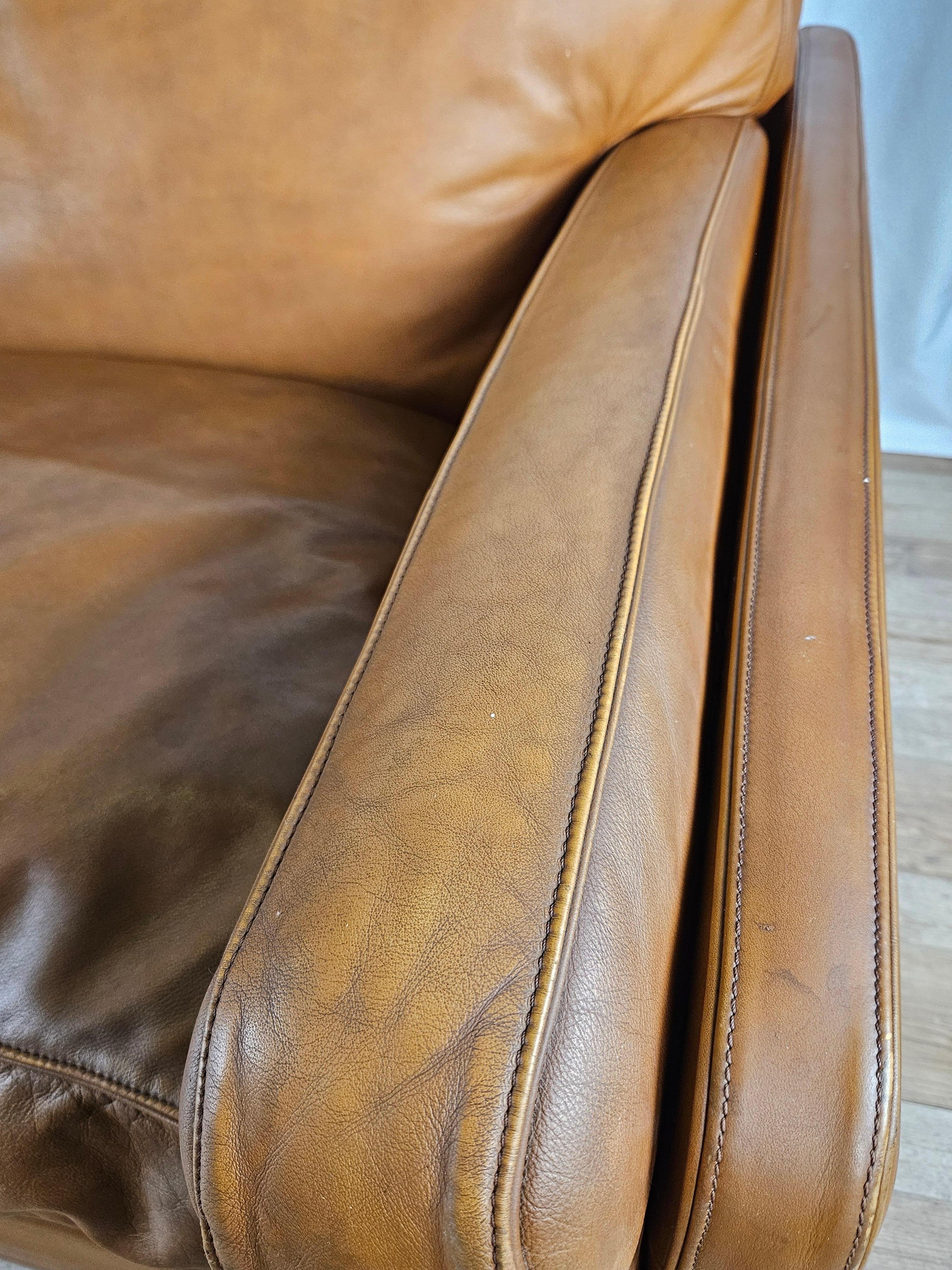 Poltrona Frau three-seater 1970s sofa in cognac-colored leather For Sale 2