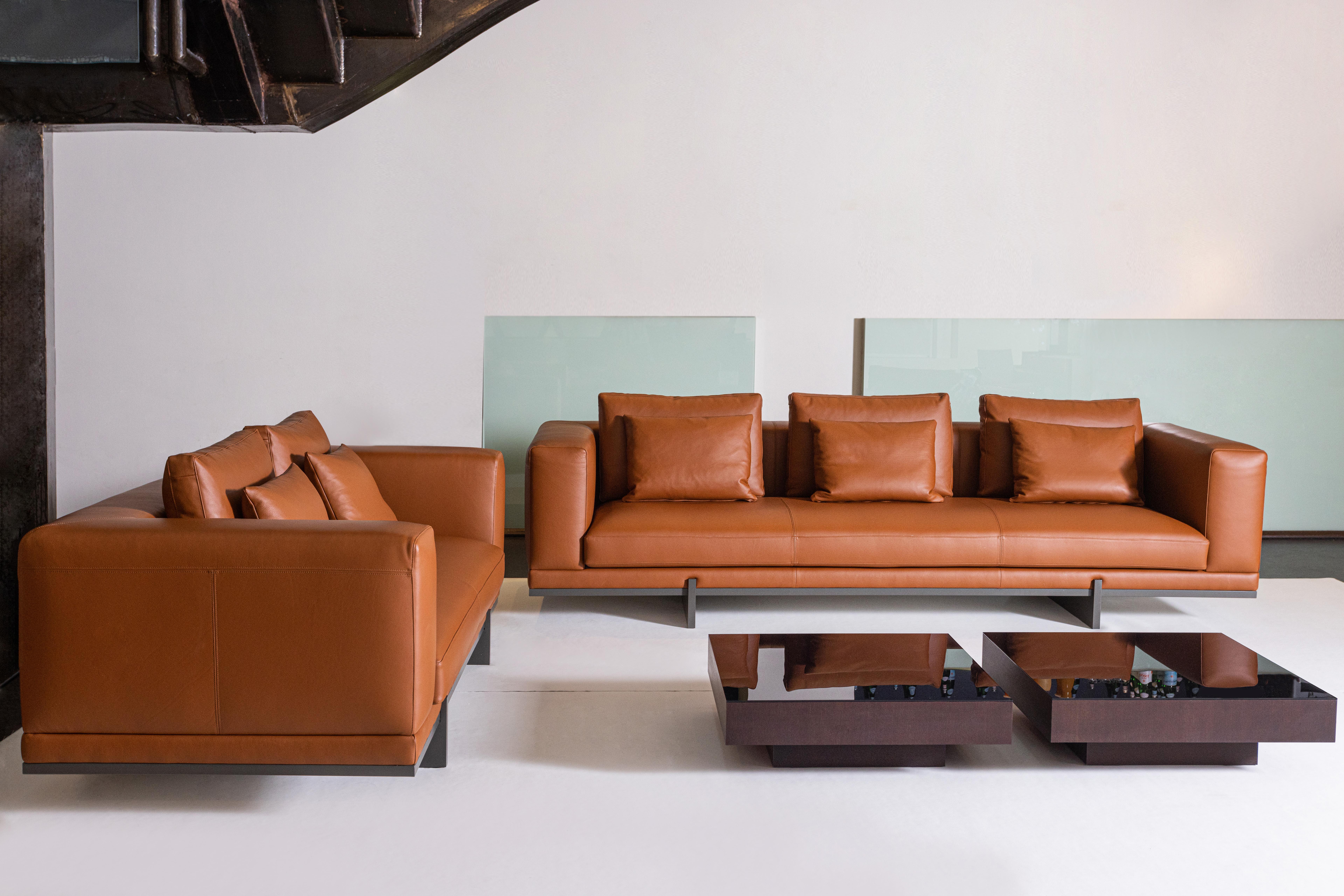 Designed by Brazilian designer Ricardo Antonio, a student of Oscar Niemeyer, the DOVE sofa is distinguished by its clean, linear forms in a perfect blend of aesthetics and comfort. The seat frame is made of solid wood with weft-mounted elastic