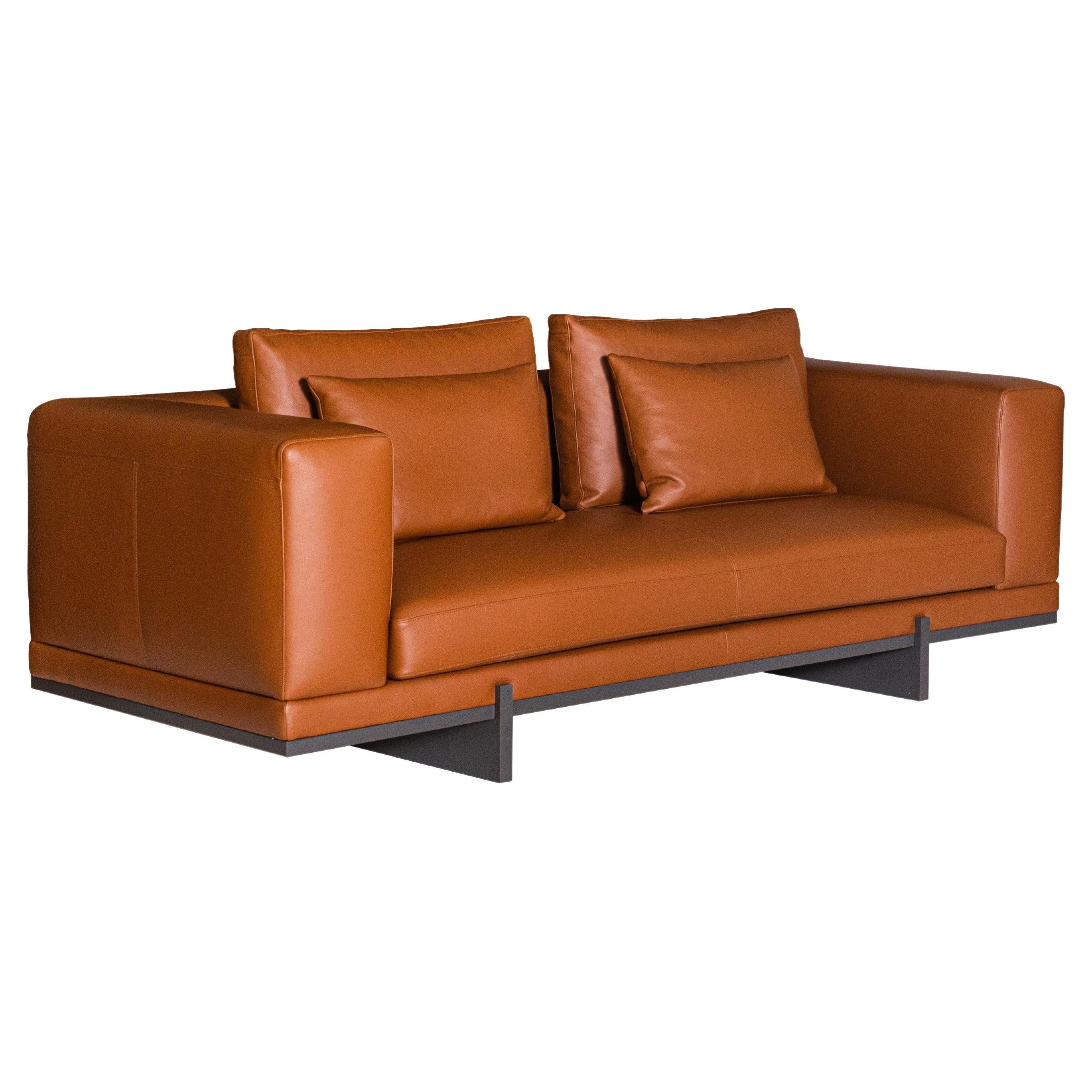 DOVE 2-seater genuine leather sofa with metal base. By Legame Italia