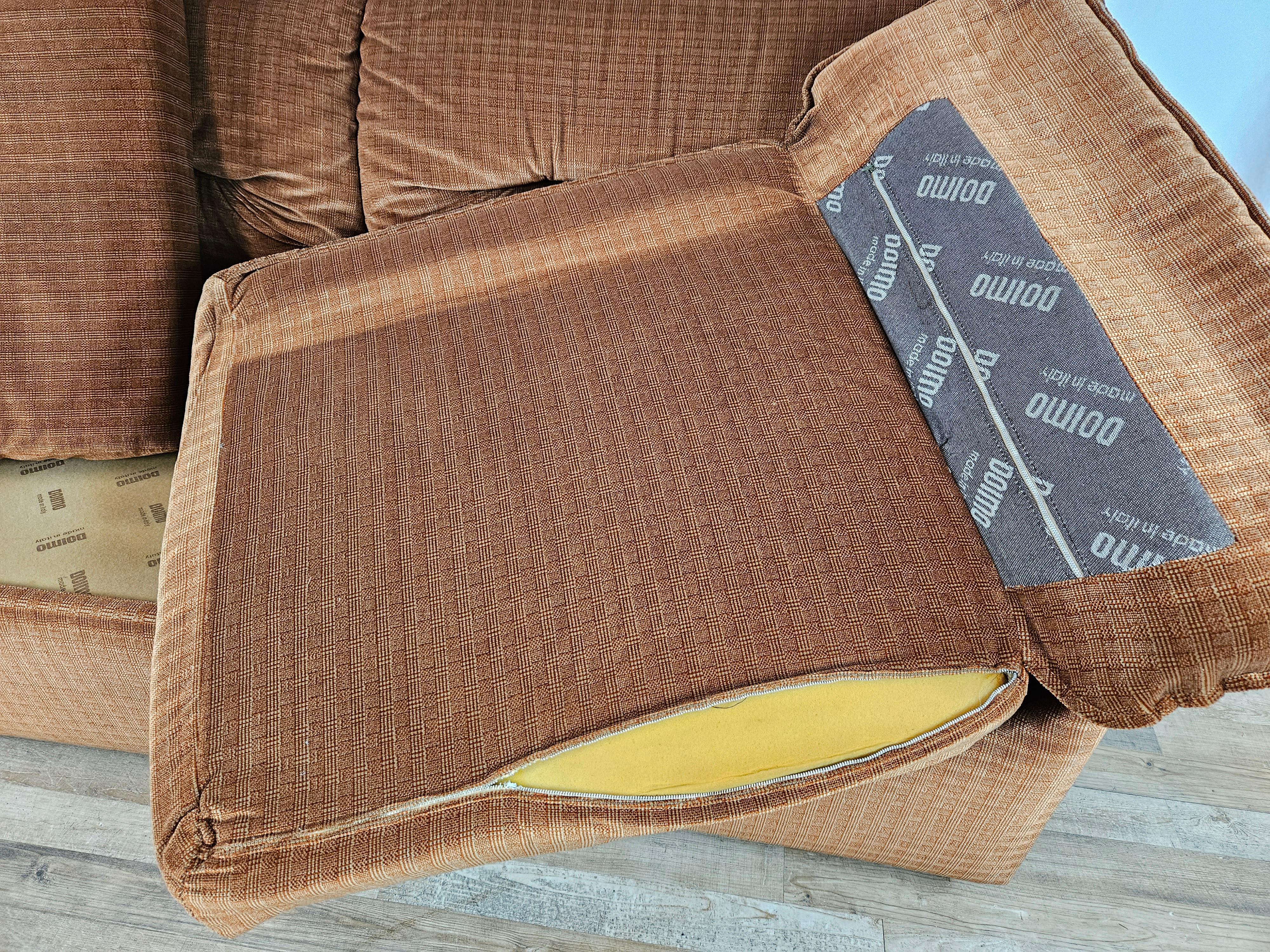 70er Jahre Doimo Zweisitzer-Sofa im Angebot 9