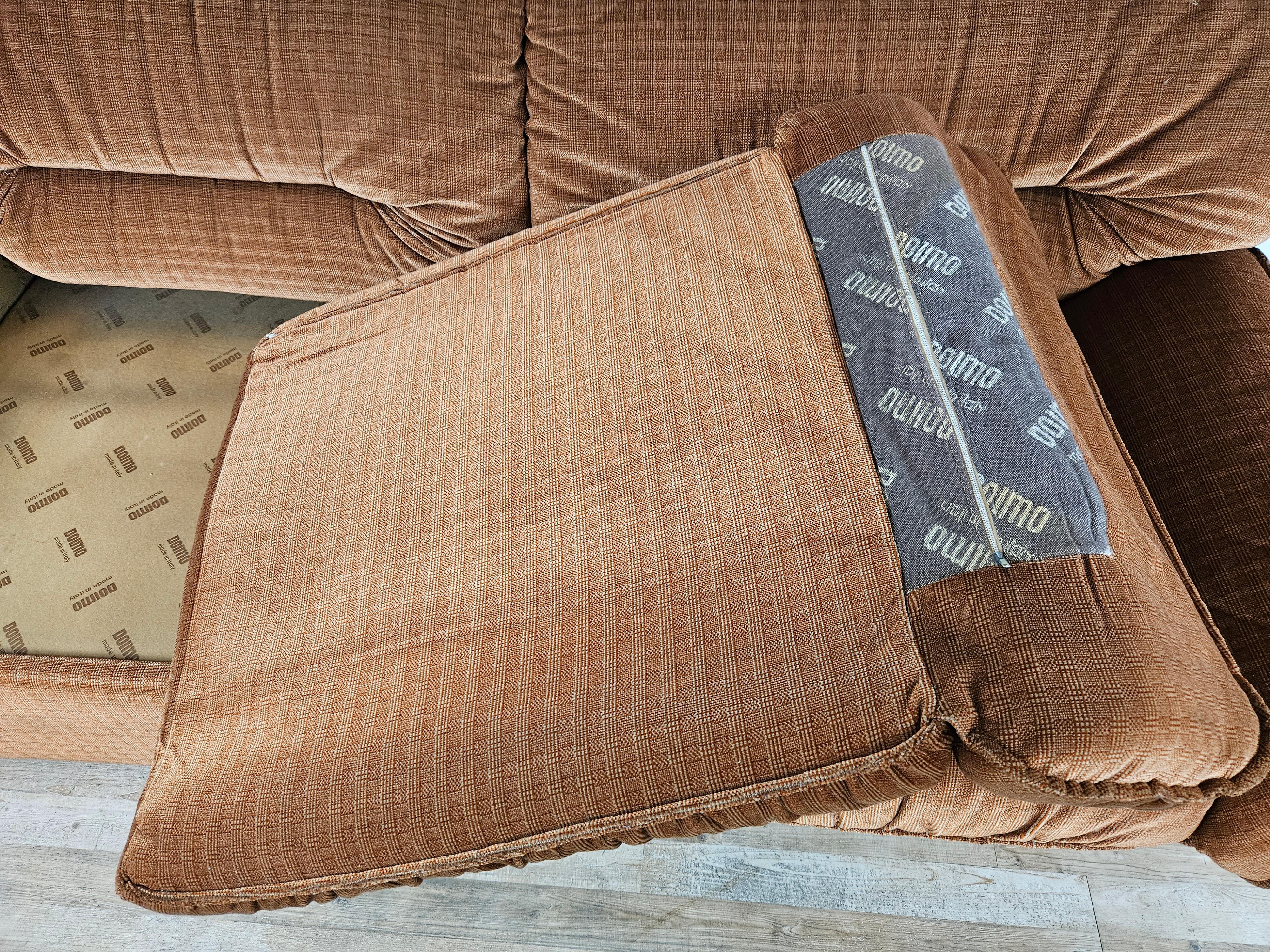 70er Jahre Doimo Zweisitzer-Sofa im Angebot 11