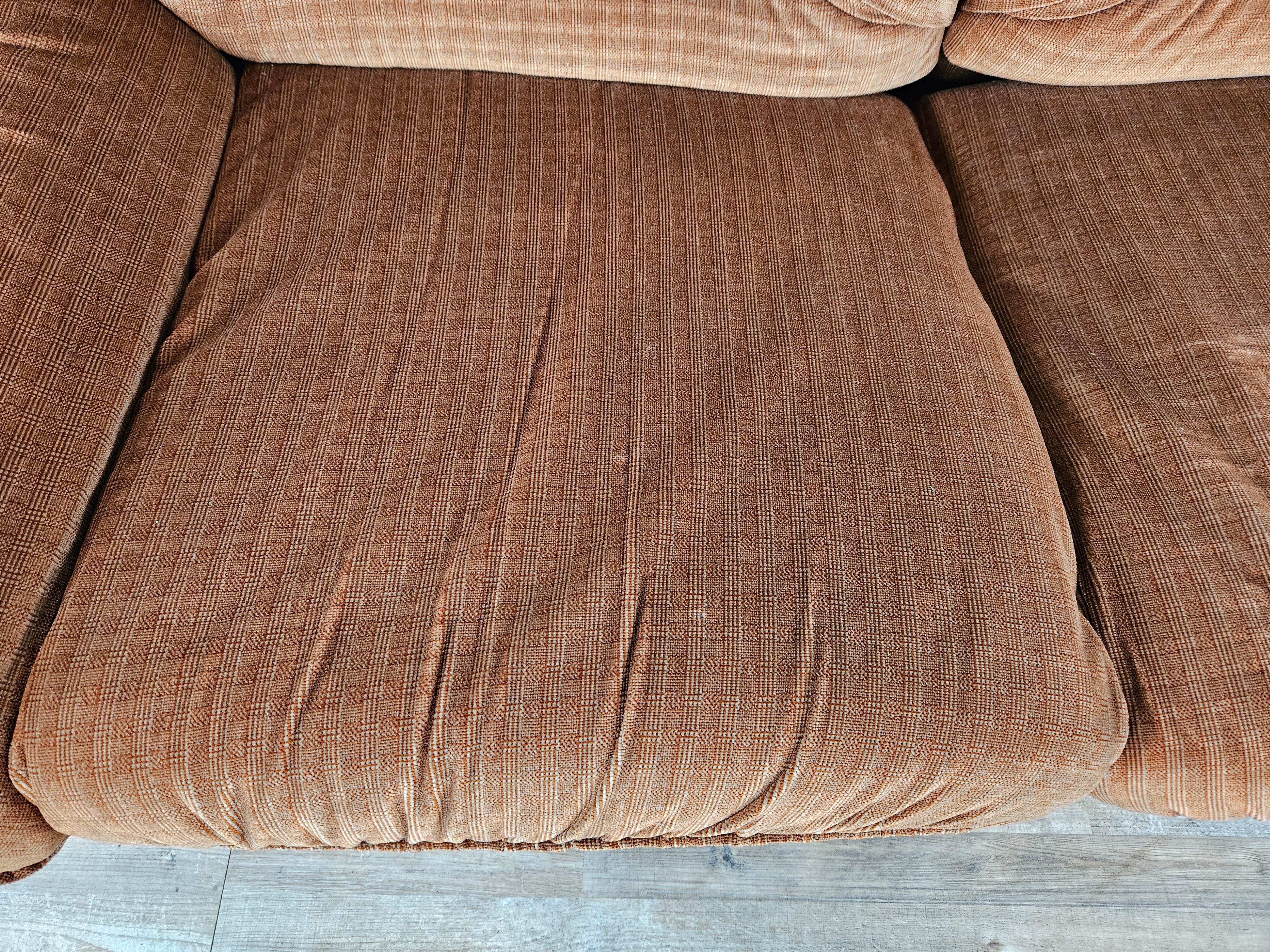 70er Jahre Doimo Zweisitzer-Sofa im Angebot 1