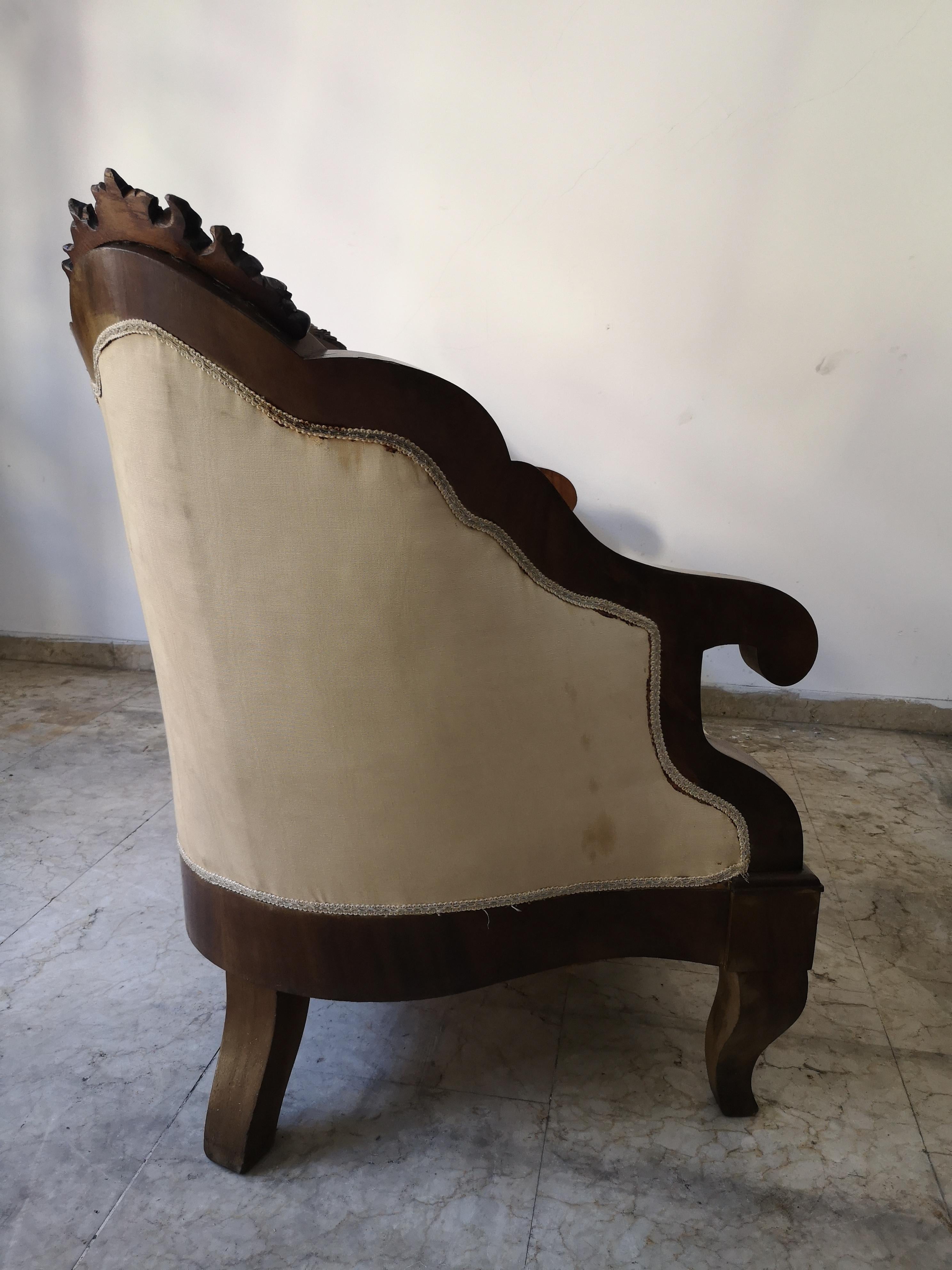 Zweisitziges Louis-Philippe-Sofa aus Nussbaum und Stoff, 19. Jahrhundert im Angebot 7