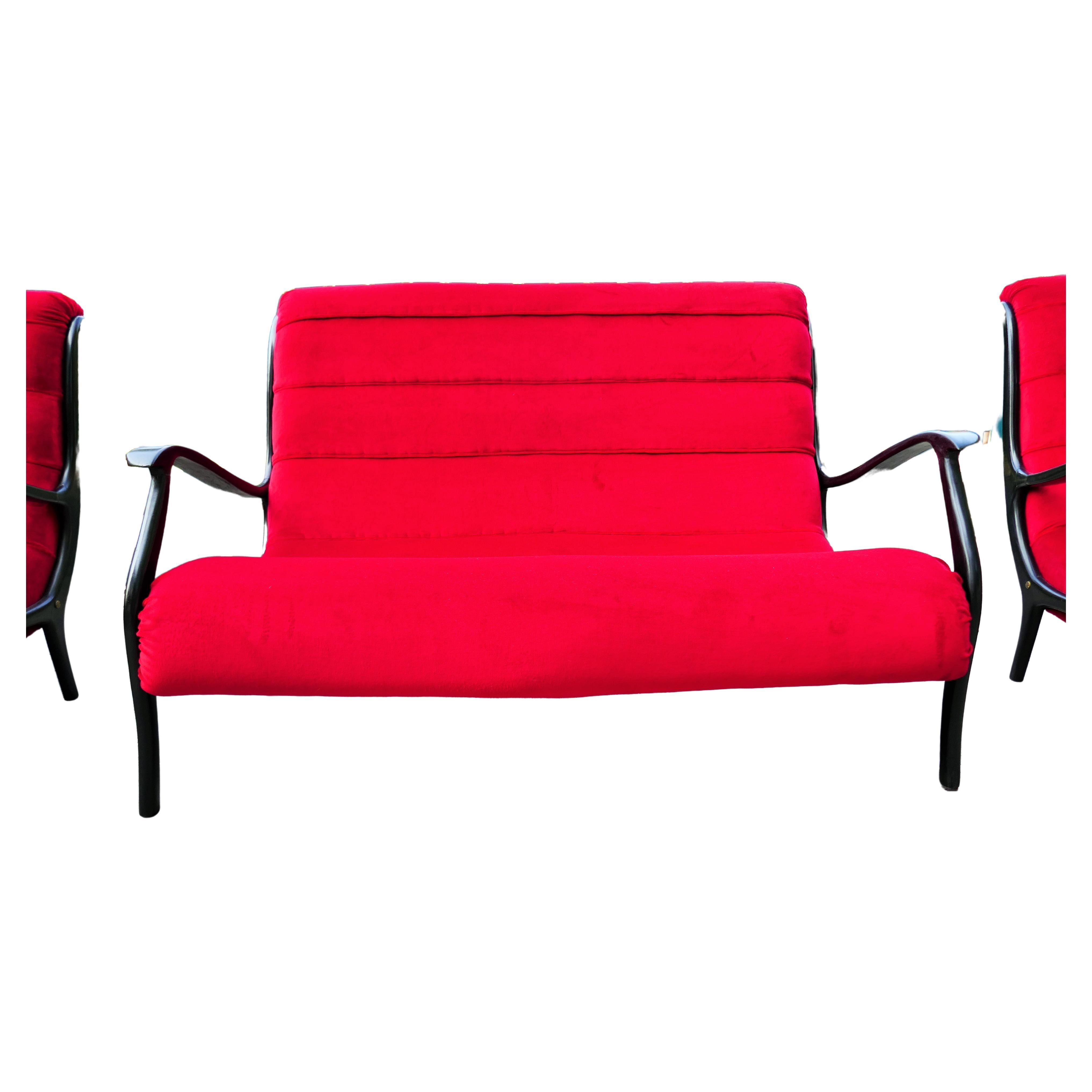 Canapé et deux fauteuils d'Ezio Longhi pour Elam.
Restauration complète.
Un tissu de théâtre a été utilisé, difficile à travailler mais magnifique à regarder.
 
Merci de votre attention