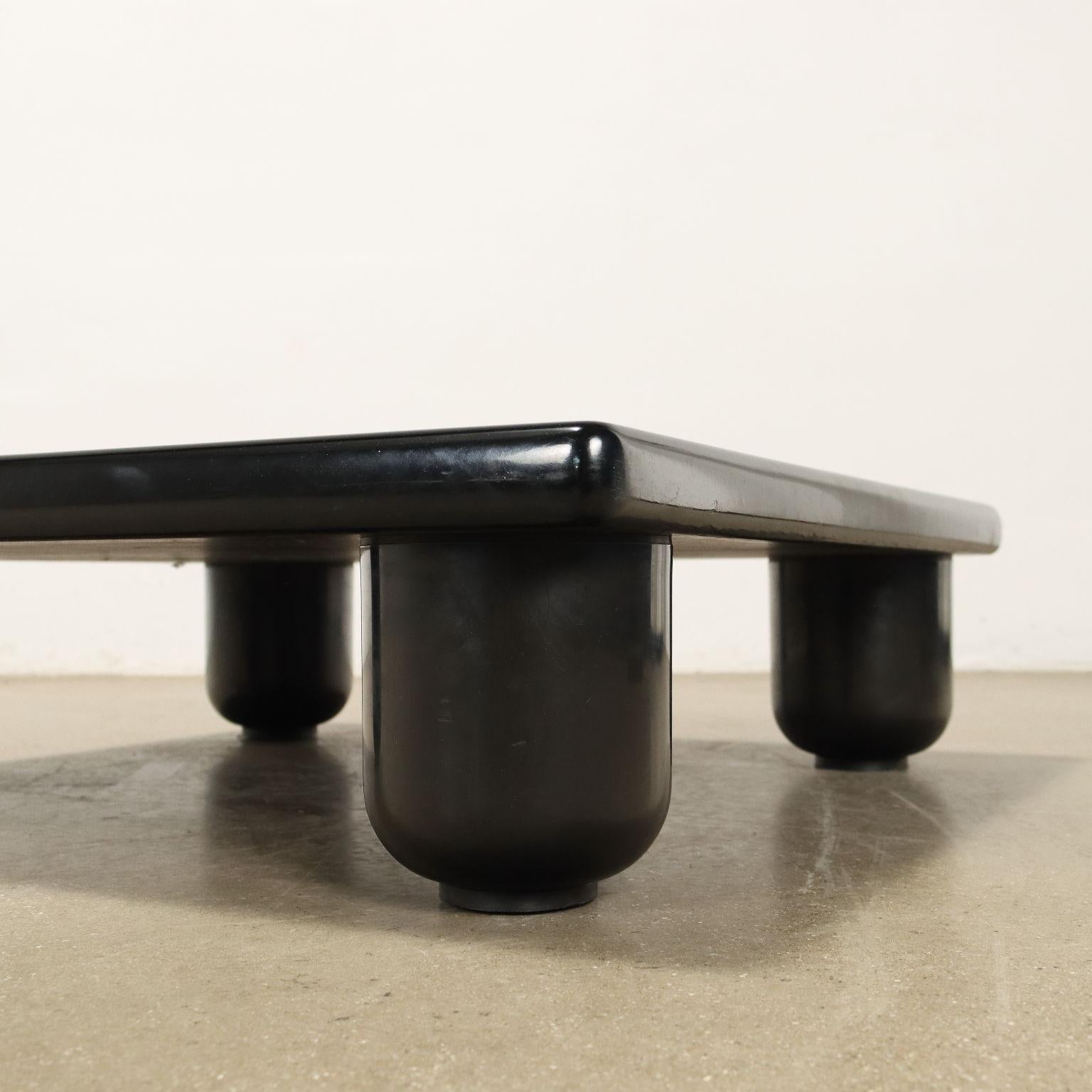 Sofa and Coffee Table 'Blop' by Carlo Bartoli in velvet in shades of red 1970s 4