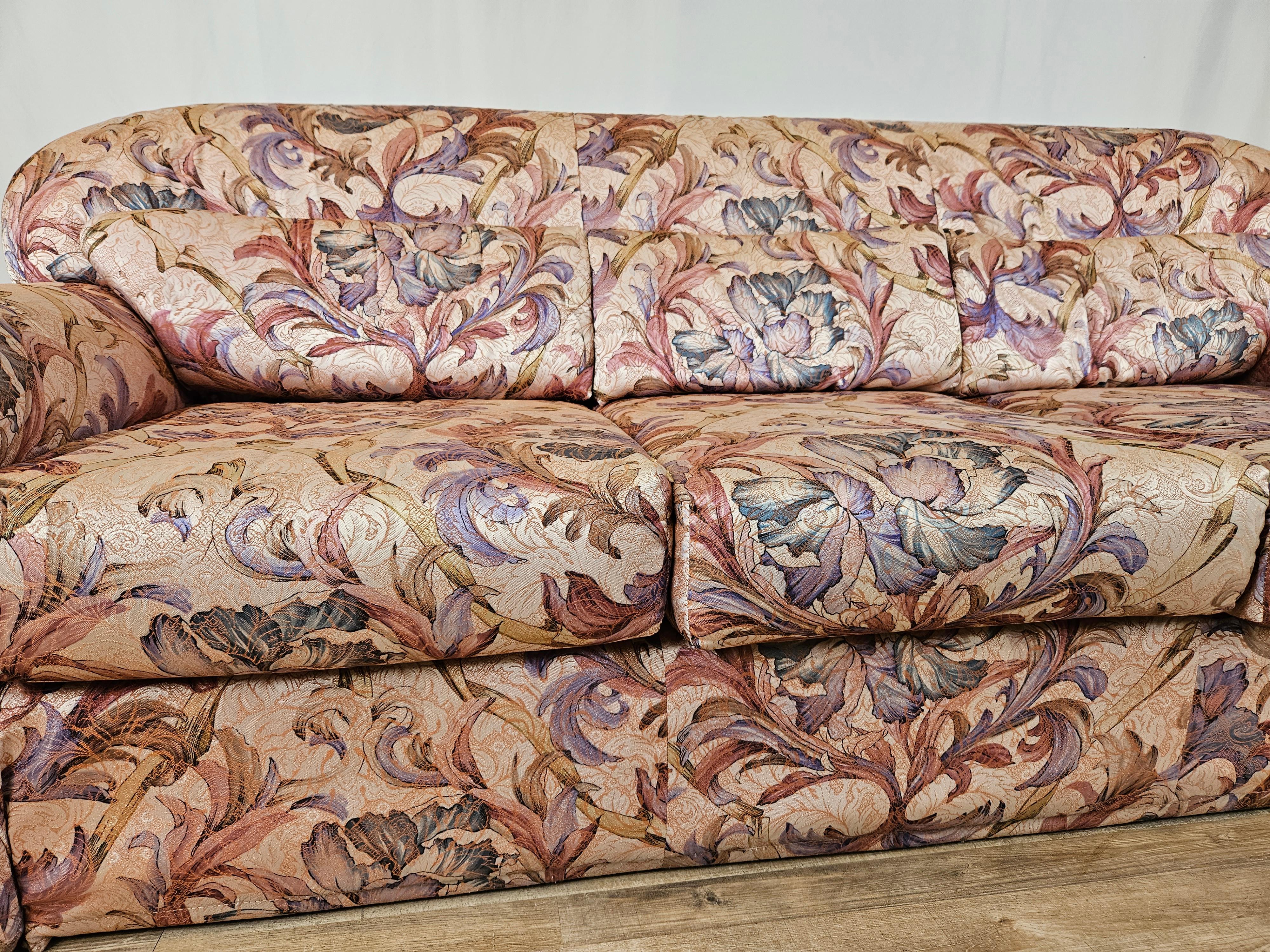 Late 20th Century Floral three-seater sofa from the 1970s For Sale