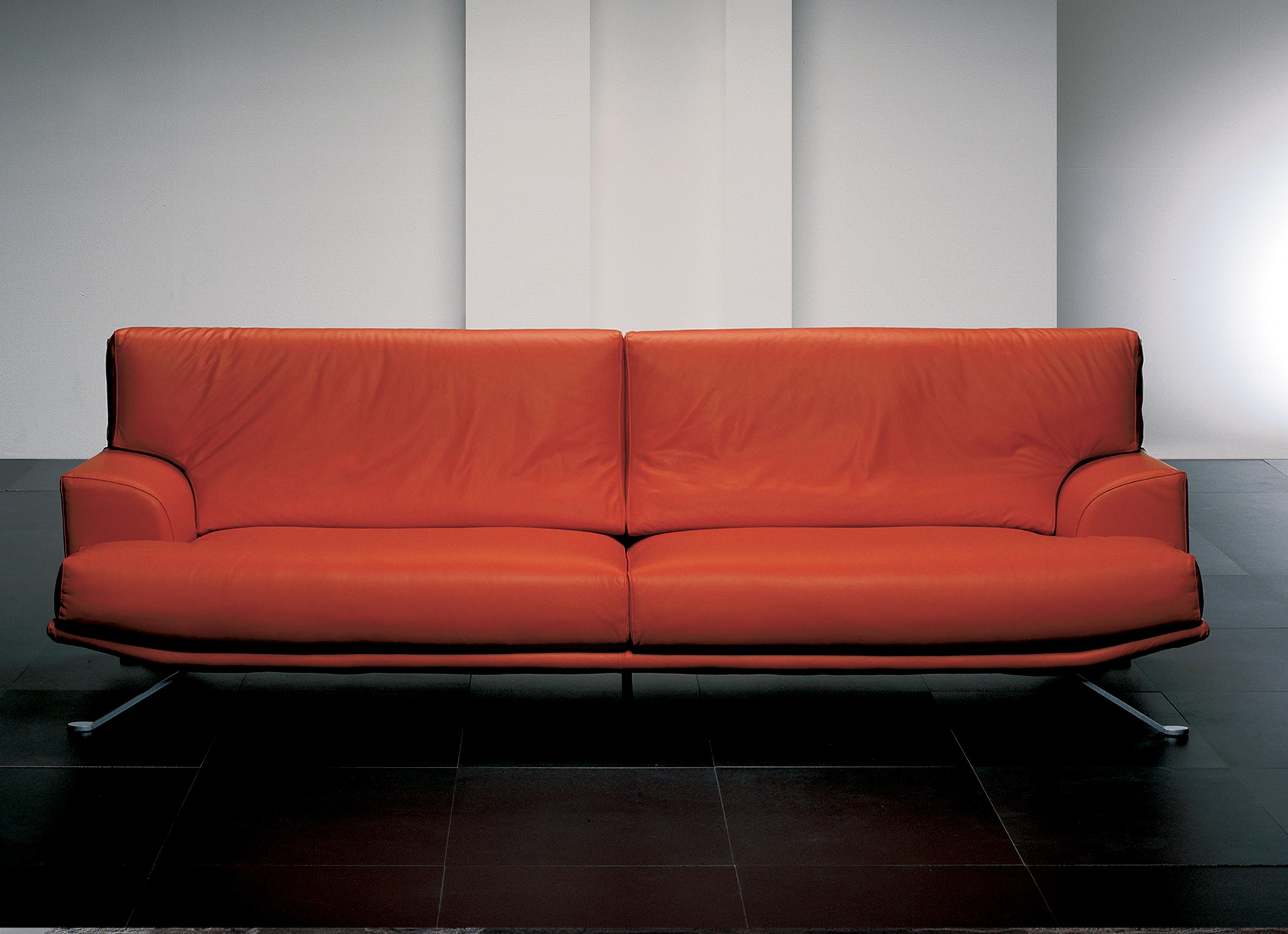 Leather Giovannetti, Contemporary 2 Seater Sofa from the 1970s by P. Piva Cream 
