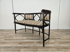 Curved beech sofa, Model No. 215, attributed to Antonio Volpe, 1910