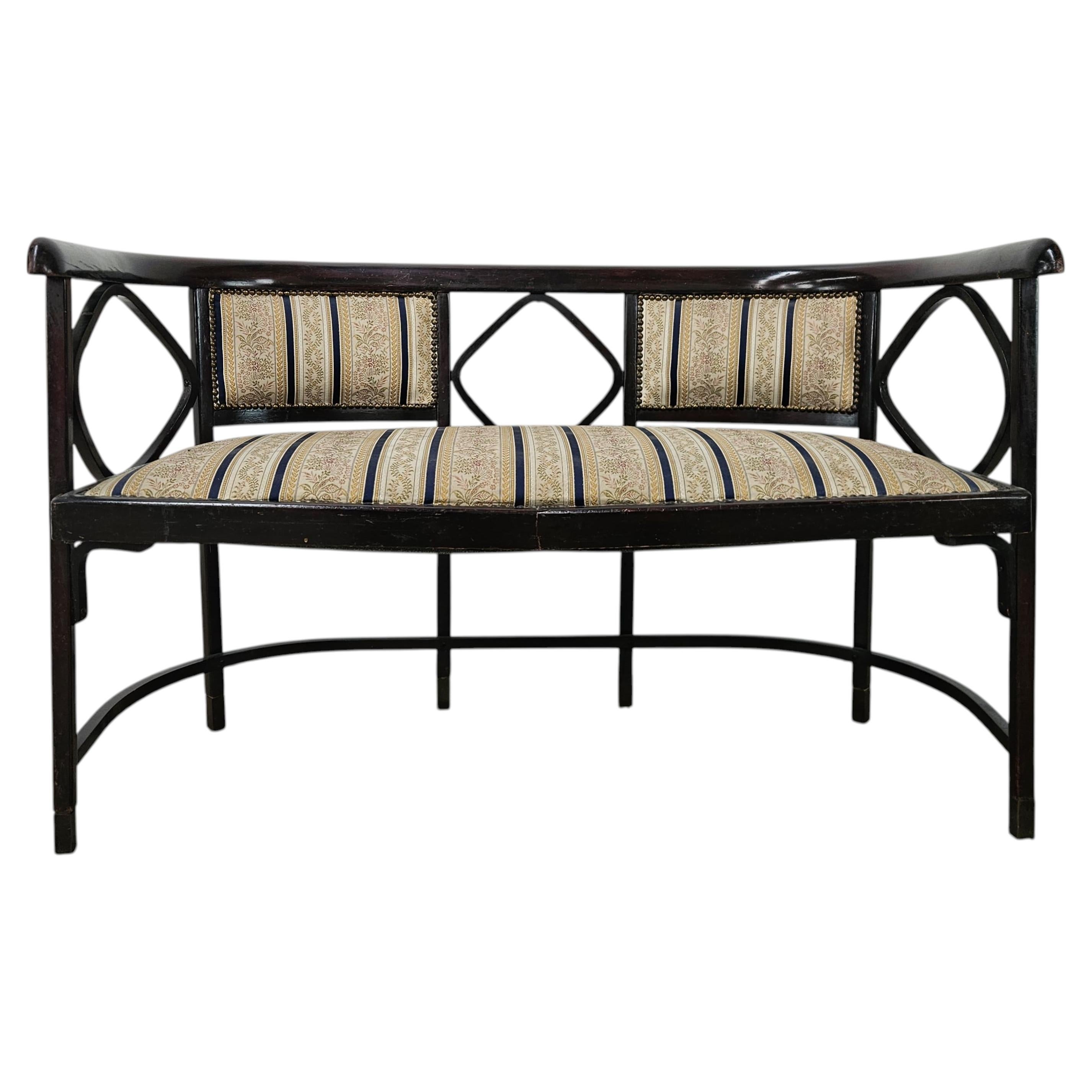 Antique Beech Sofa Model N.215 by Antonio Volpe, 1910, Fair Condition