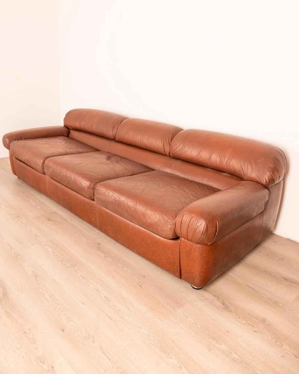 Italian Vintage 1970s leather sofa mod. Soften design Rossi di Albizzate For Sale