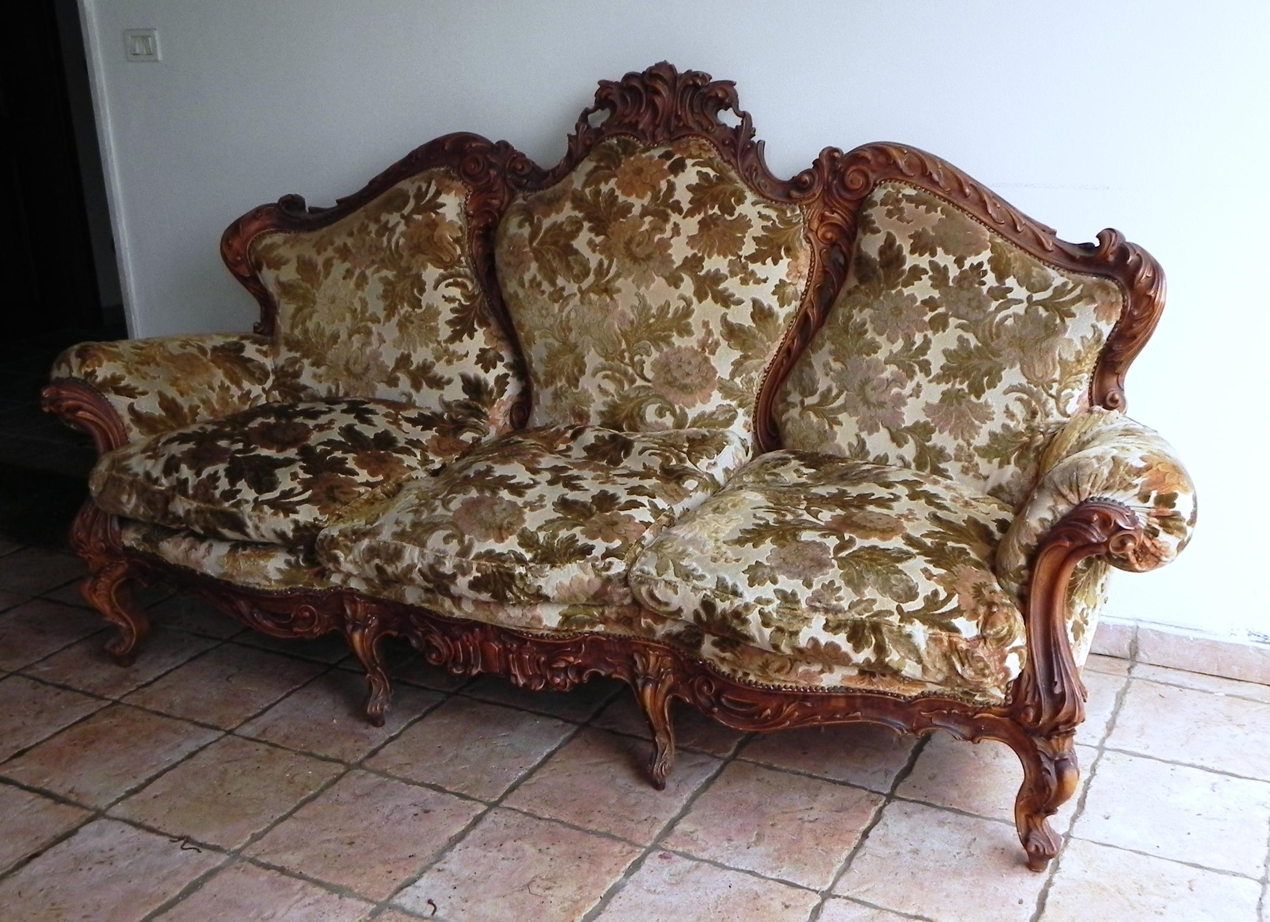 divano stile barocco