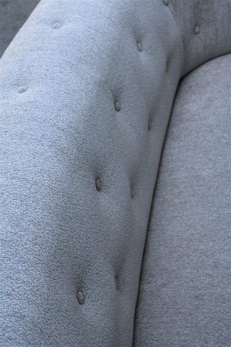 Canapé italien du milieu du siècle Guglielmo Ulrich style tissu chenille gris en vente 8