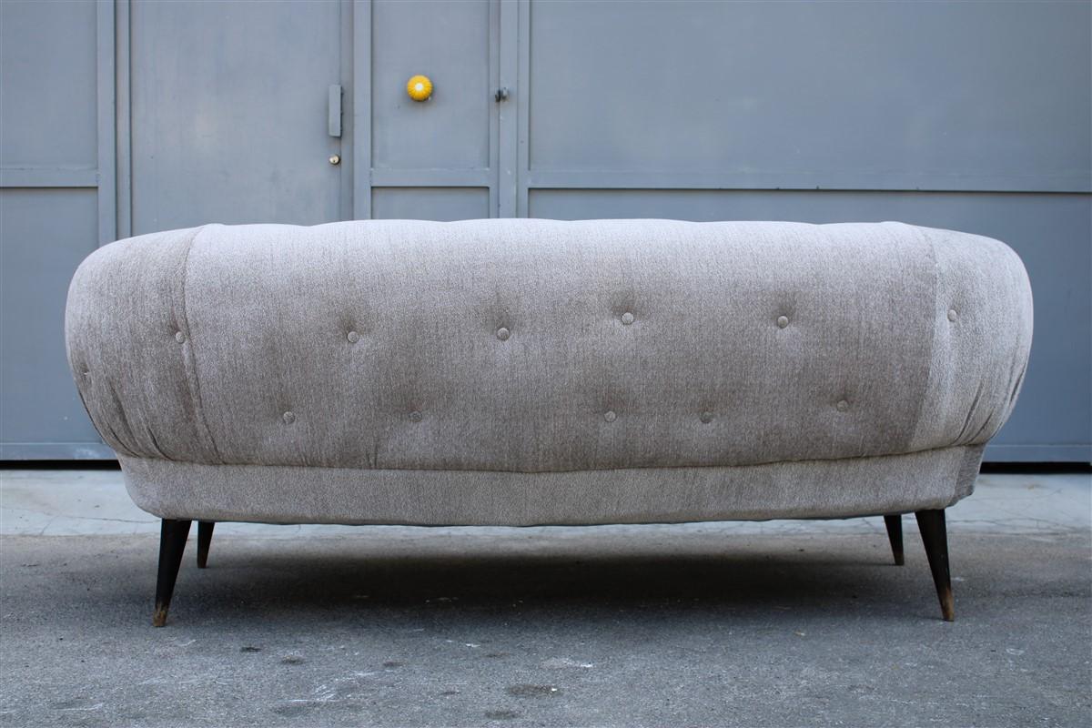 Canapé italien du milieu du siècle Guglielmo Ulrich style tissu chenille gris en vente 9