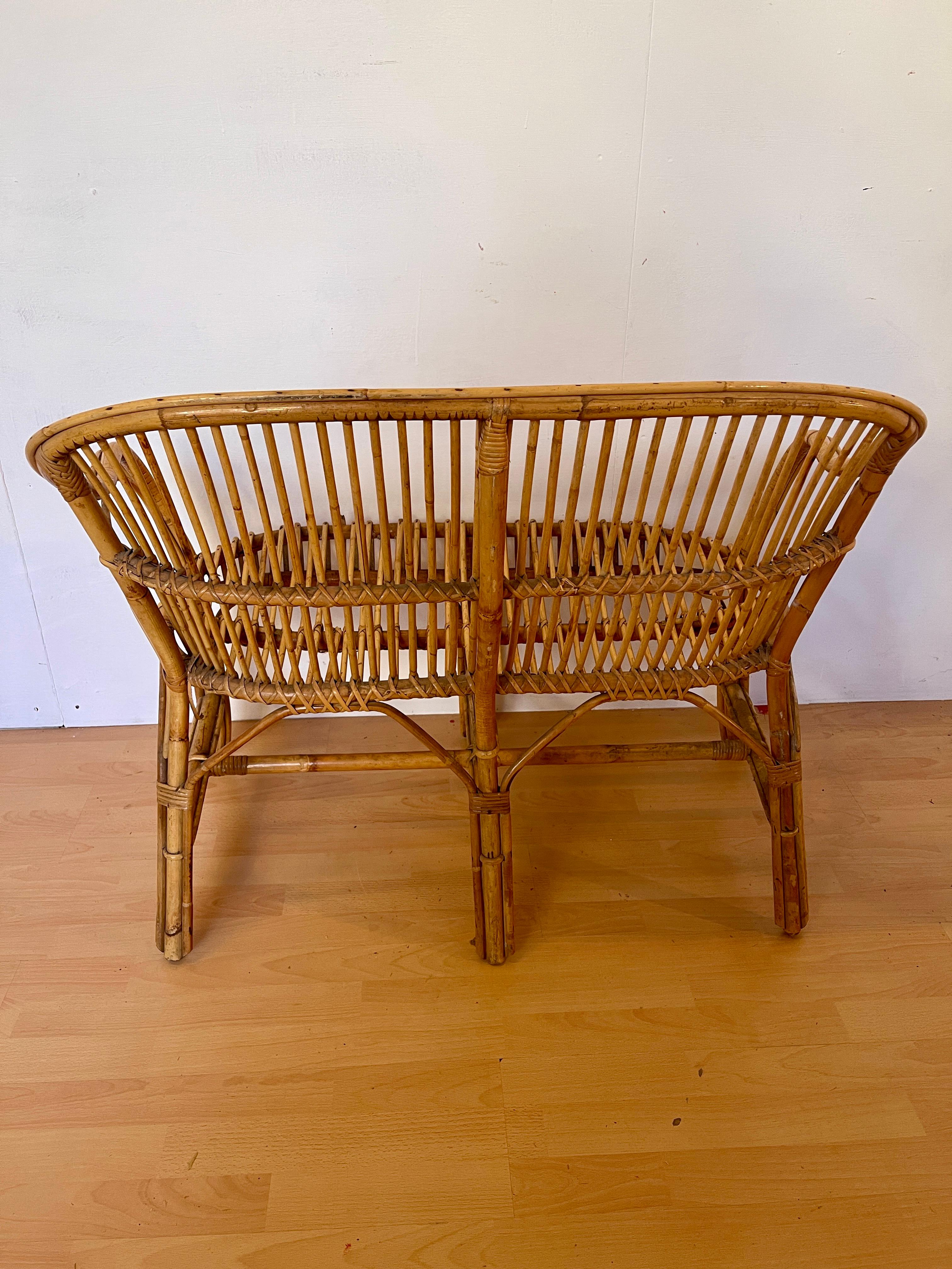 Divano italiano vintage in bambù degli anni '80 en Bueno estado para la venta en Cantù, IT