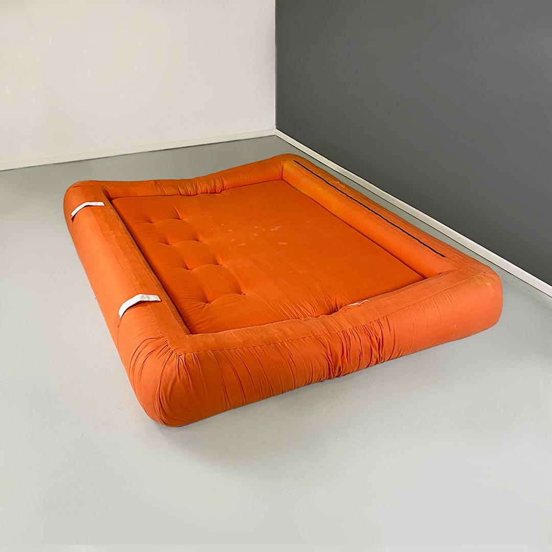 Orange fabric openable sofa bed, modern Italian, 1980s For Sale 2