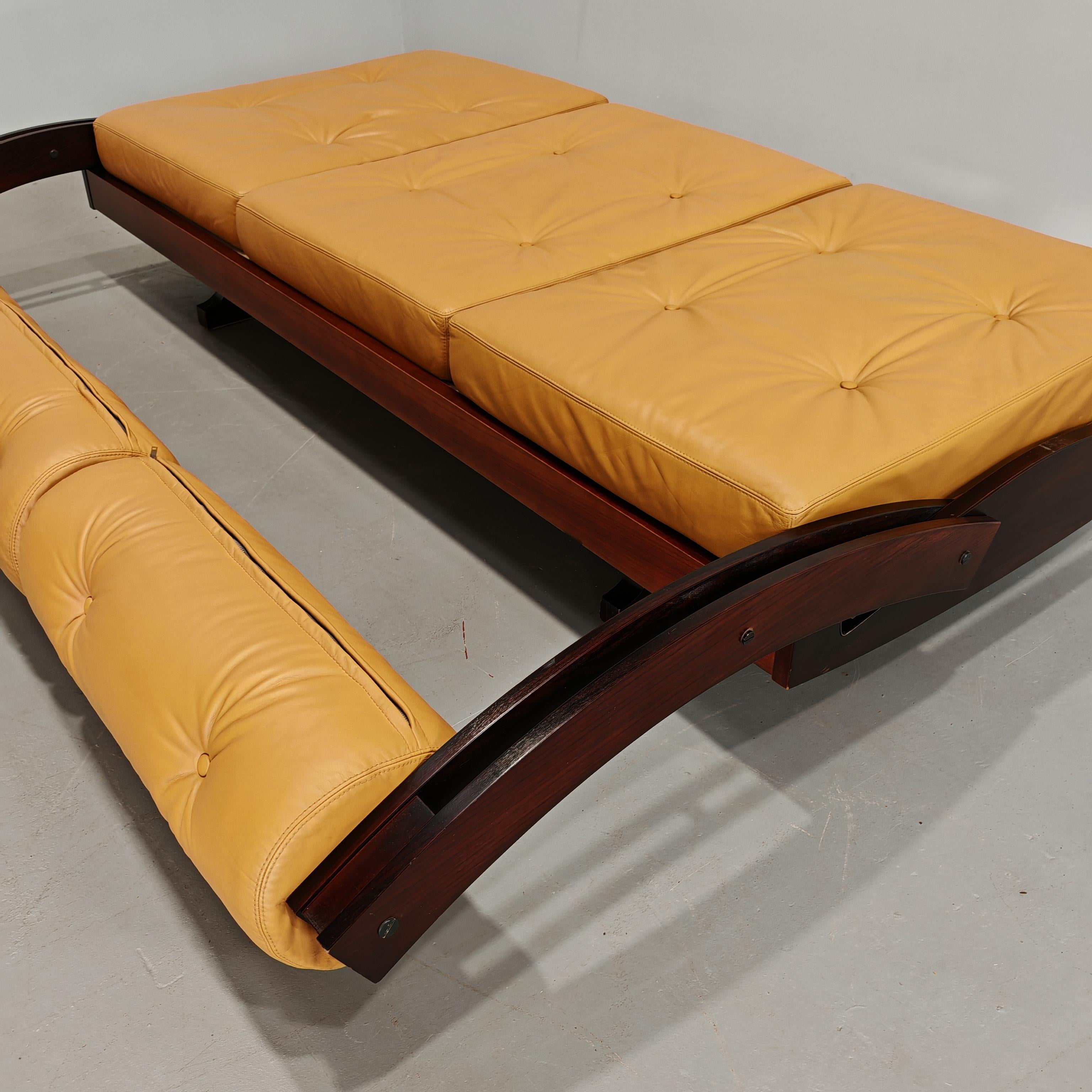 canapé-lit en cuir design italien des années 60  GS.195 Gianni Songia pour Sormani en vente 2